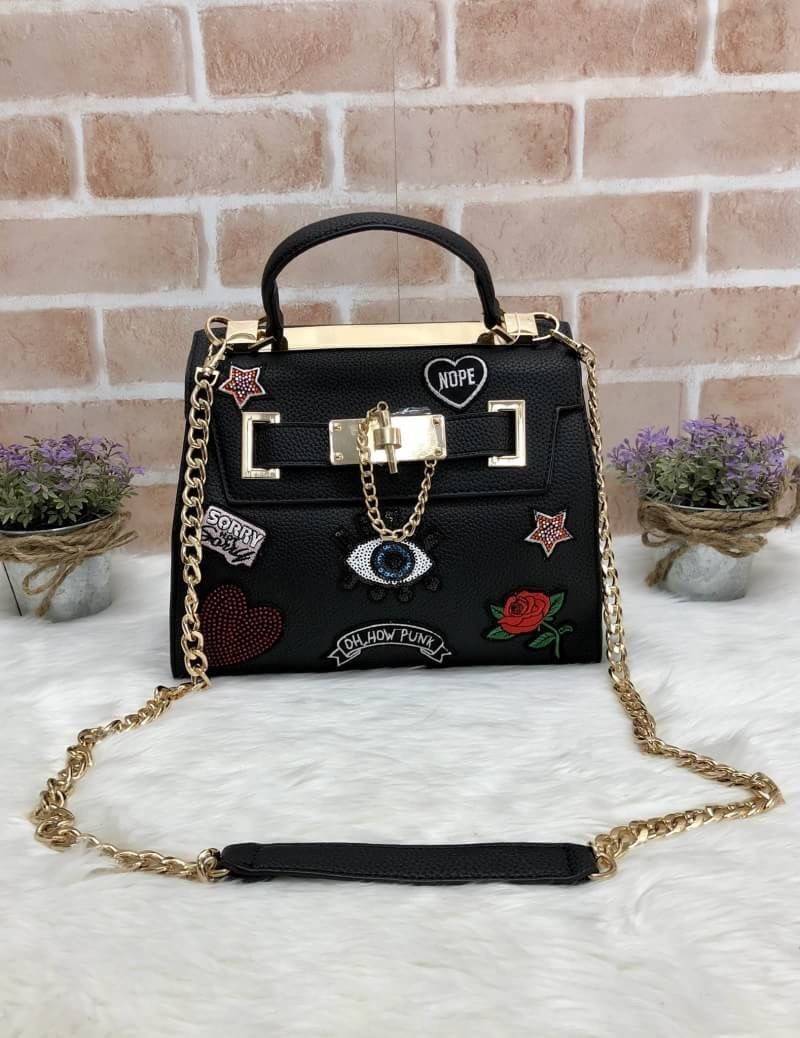 New!!! Aldo Handbag พร้อมส่ง กระเป๋าถือหรือสะพายข้าง ลายหนังลิ้นจี้ ลายหนังสวยมาก และอะไหล่ทอง เปิดปิดกระเป๋าแบบแม่เหล็ก ด้านในโล่งใส่ของได้จุ มีช่องซิปหนึ่งช่องและช่องเล็กใส่ของจุกจิก ซัปในลายแบรนด์ ด้านหลังกระเป๋ามีช่องซิปอีกช่อง มาพร้อมสายสะพายถอดออกได