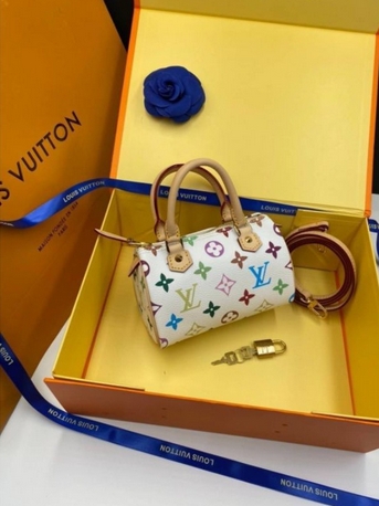 VIP 】LOUIS VUITTON Monogram Multicolor Mini Speedy พร้อมส่งความน่ารักค่ะ! กระเป๋าทรงหมอนไซด์มินิ หนังแกะแท้นิ่มสวยงามค่ะ เปิดปิดกระเป๋าแบบซิป ภายในสามารถใส่มือถือได้ กระเป๋าเงินใบกลางได้ พาสปอร์ตได้ค่ะ