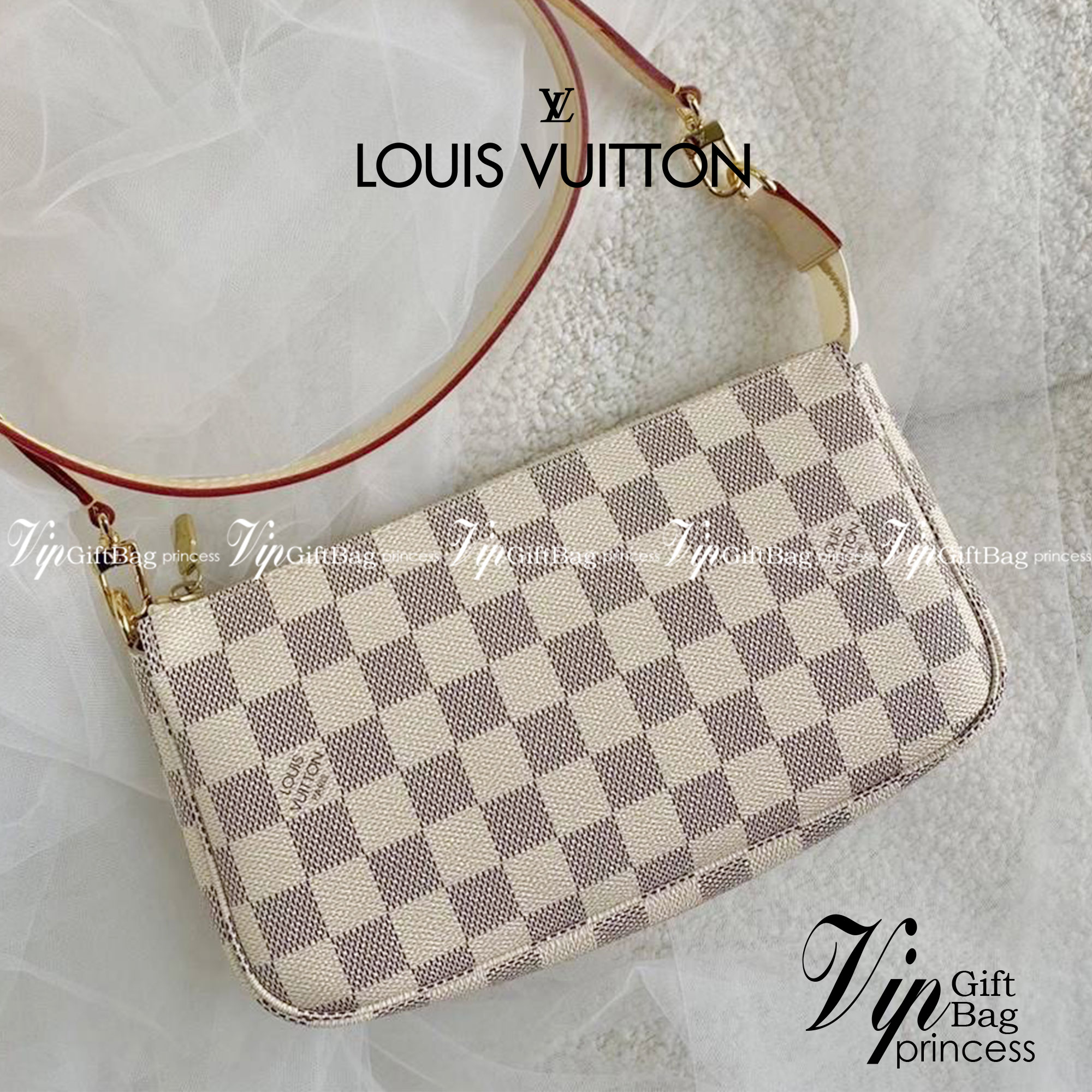 หนังแท้ LOUIS VUITTON MONOGRAM POCHTE ACCESSORIES BAG พร้อมส่งที่ไทย รุ่นฮิตตลอดกาล ต้องมีไว้ครอบครองจ๊ะ ที่สำคัญไม่ต้องเสียตังเยอะซื้อของแท้ก็ได้งานที่เทียบเท่าของแท้เพราะสำหรับรุ่นนี้เราอัพเกรดมาแล้ว งานละเอียดทุกตารางนิ้ว หนัง&อะไหล่นำเข้า การวางลายตรง