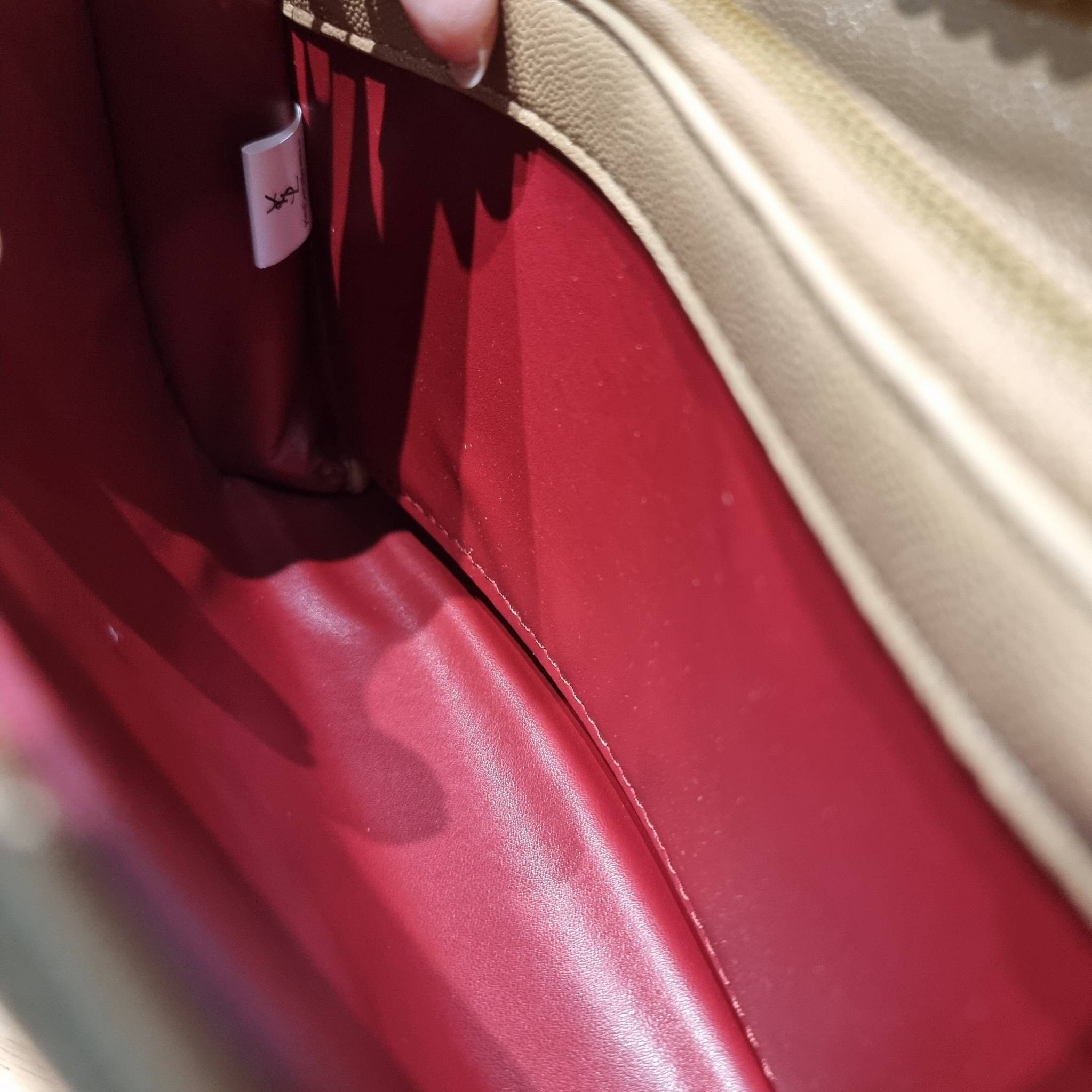 YSL WOC 9 ไม่เคยผิดหวังจริงๆ!! กับรุ่นที่สาวๆรู้กัน Yves Saint laurent clutch bag with chain กระเป๋าสะพายทรง woc สุดฮอต ดีไซน์เรียบหรู โดดเด่นด้วยโลโก้ด้านหน้า