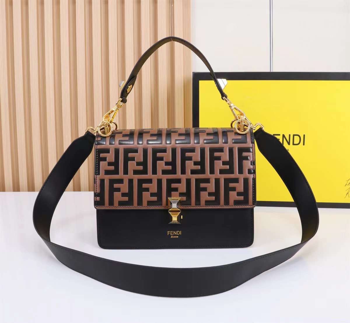 พร้อมส่ง 3 สี FENDI Kan I leather bag กระเป๋าสะพาย 🧡 เกรดออริจินอล 1:1 สลับแท้ ใช้งานต่างประเทศได้ ภาพถ่ายจากงานขายจริง