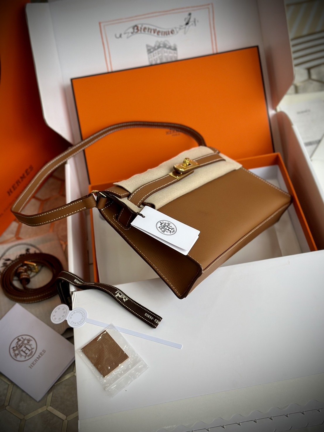 HERMES Kelly Classique To Go wallet swift leather เกรดงานดีสุด กระเป๋าแบรนด์หรูทรงกระเป๋าสตางค์ หนังแท้ เกรดออริ ท็อป สลับแท้ 1:1 ใช้งานต่างประเทศได้