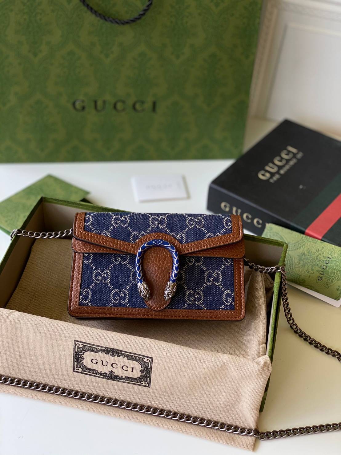 หนังแท้ GUCCI Dionysus mini bag / GG Shoulder bag / GG Denim Dionysus พร้อมส่งที่ไทย กระเป๋าสะพายข้างหนังแท้ เกรดหนังคุณภาพดียิ่งใช้หนังยิ่งสวย โทนสีน่าใช้มากก มาในดีไซน์คลาสสิคเรียบหรูเข้ากับทุกลุ๊คแบบไม่มีเอ้าท์ พร้อมส่งที่ไทย ภาพสินค้าถ่ายจากงานขายจริง