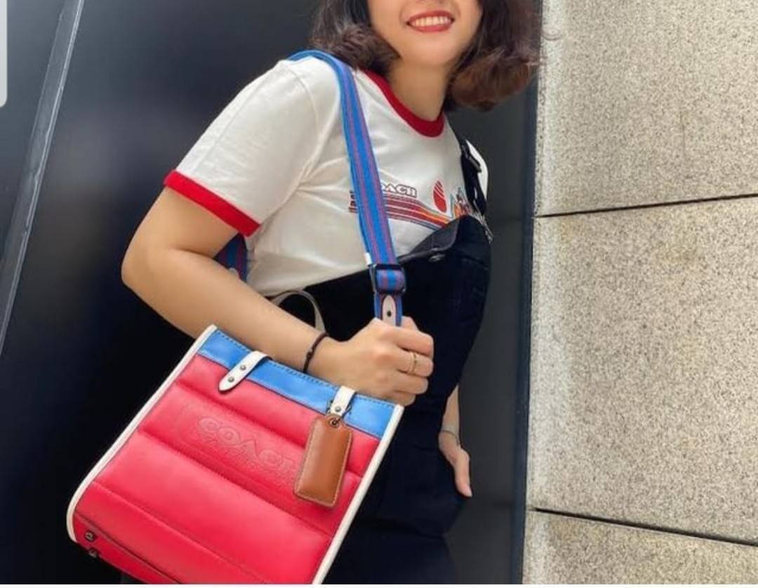 COACH CASUAL STYLE STREET STYLE 2WAY PLAIN LEATHER ELEGANT STYLE (C6958 C6852) 🌺 ที่สุด! ของที่สุด!! กระเป๋าถือ กระเป๋าสะพายรูปทรงสุดฮิต สุดคลาสสิค รุ่น UNISEX ที่ชิคๆ สบายๆ ได้ทั้งชายและหญิง// วัสดุหนังแท้ทั้งใบ ตัดเย็บด้วยหนังเนื้อนุ่มพิเศษ หนา 