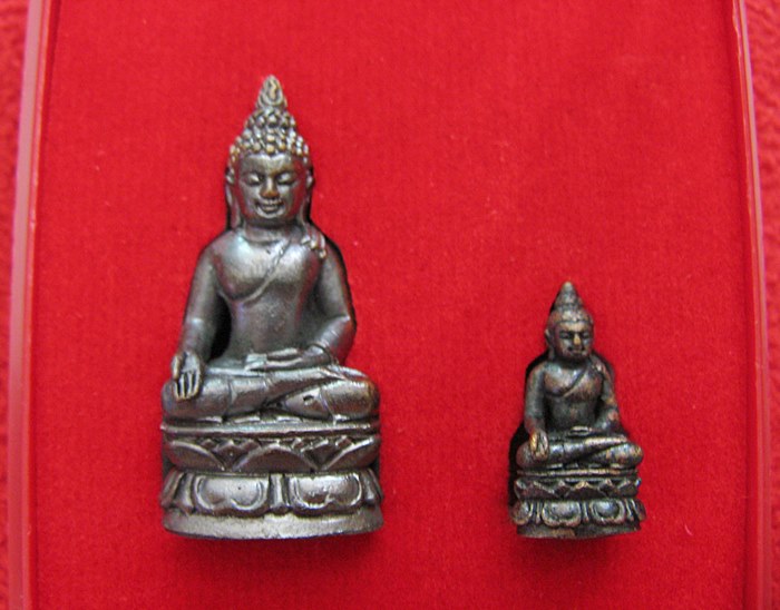 สินค้าหมดค่ะ พระกริ่ง-พระชัยวัฒน์ ไพรีพินาศ ปี 2556 วัดบวรนิเวศวิหาร พร้อมกล่องเดิมค่ะ