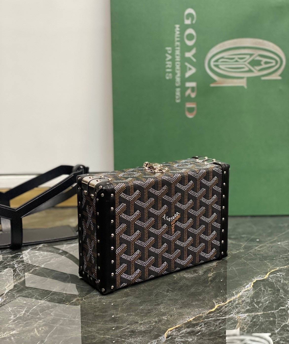 ORI หนังแท้ | Goyard Minaudière Trunk Bag กระเป๋าสะพายทรงแมสเซ็นเจอร์ เป็นคลัตช์ได้ในใบเดียว น้ำหนักเบา ทรงกล่องดีไซน์ใช้งานง่าย สวยหรู