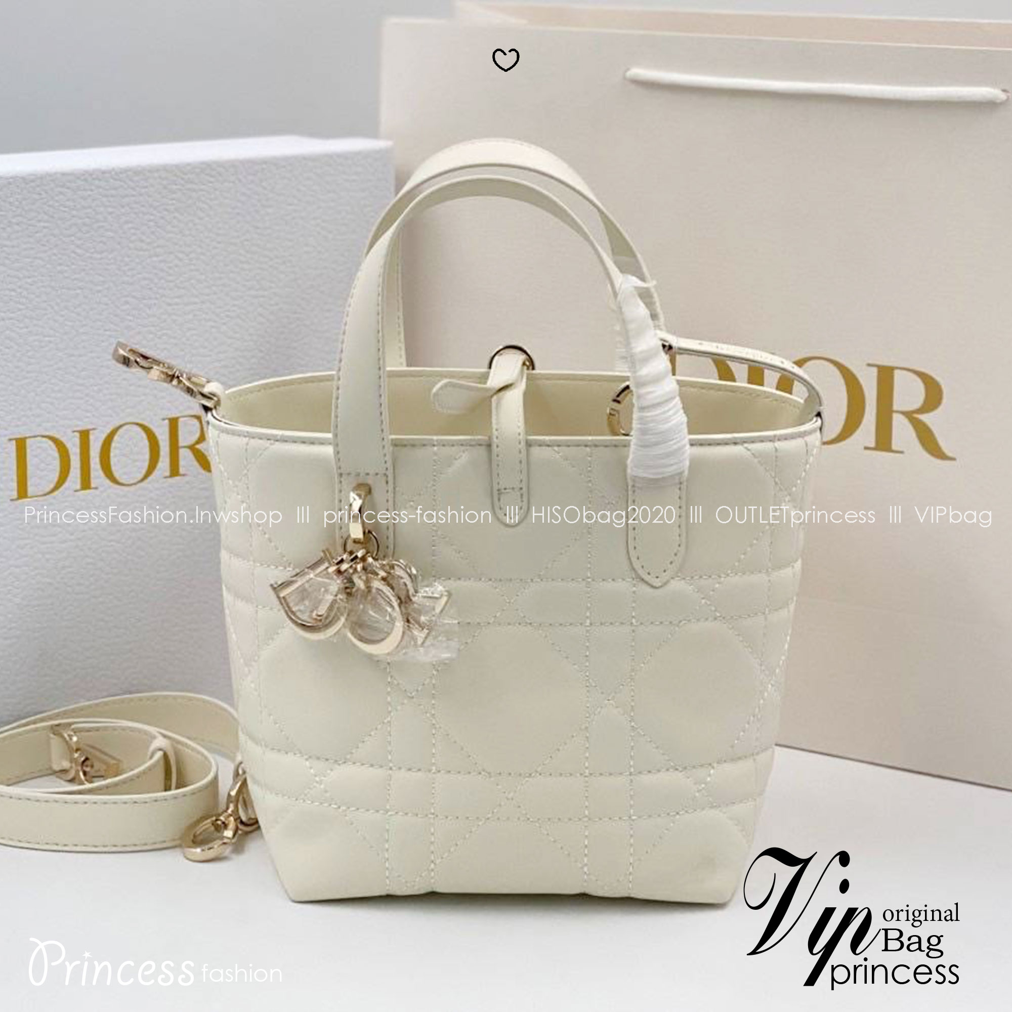 ORI | หนังแท้ DIOR Small Toujours vertical tote bag กระเป๋าทรงโท้ทไซส์เล็กสวยหรู ดีเทลสุดประณีตคอมพลีตลุคในทุกวัน เย็บลวดลาย macrocannage และชาร์มตัวอักษร D,I,O,R
