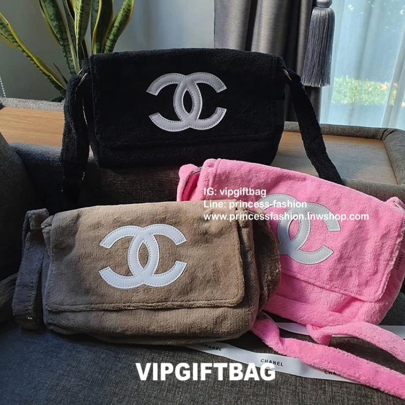VIP Gift Premium Gift พรีเมี่ยมกิ๊ฟ แท้💯กระเป๋า Chanel Vintage precision Messenger bag โลโก้แบรนด์หนังแก้ว น้ำหนักเบา เปิดปิดด้วยฝาปิดกระดุมแม่เหล็ก