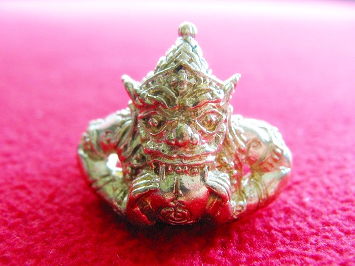 สินค้าหมดค่ะ แหวนเทพพระราหูอมจันทร์ทองเหลือง(แก้ปีชง)พร้อมใบคาถาค่ะ