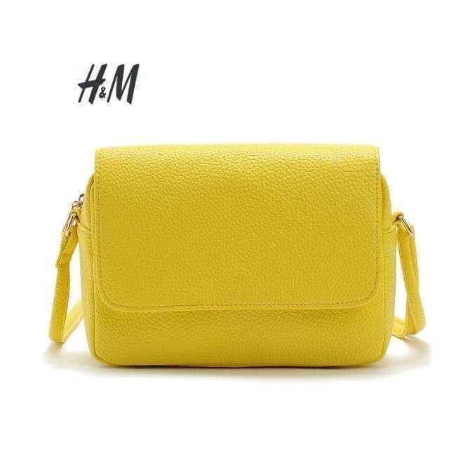 กระเป๋าสะพาย H&M รุ่น cross body bag มี 4 สี : ดำ , ชมพูนู๊ด , เหลือง , มิ้นท์