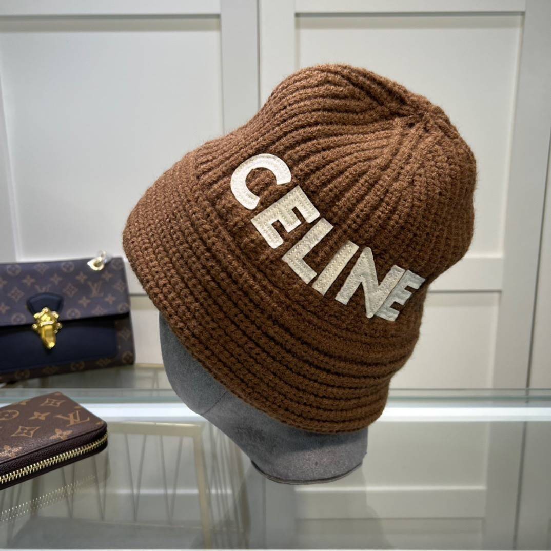 CELINE KNIT HAT / CELINE EMBROIDERED KNIT WOOL BEANIE หมวกไหมพรมเซลีน รุ่นใหม่ล่าสุด ใส่แล้วปังมากค่าา น่ารักที่สุด ใช้ได้ทั้งชายหญิง น่ารักมากกกก ไหมพรมทอแน่นเนื้อดี ตรงปกค่า