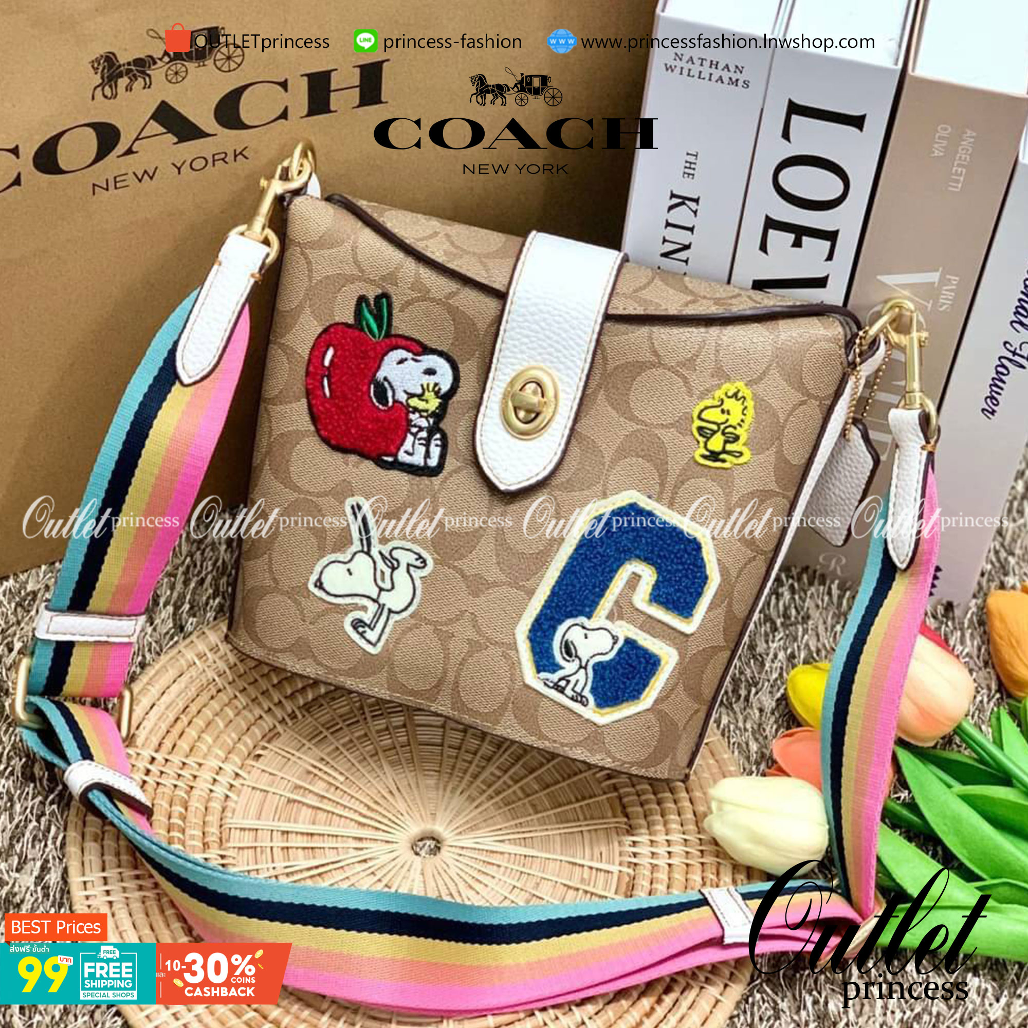 COACH C4113 - COACH X PEANUTS ADDIE CROSSBODY IN SIGNATURE CANVAS WITH VARSITY PATCHES พร้อมส่งทันที่! ลิมิเตทจาก Coach x Peanuts ที่รังสรรค์ลวดลายการ์ตูนลงบนกระเป๋าได้ซุกซนน่ารักดีมากๆค่ะ
