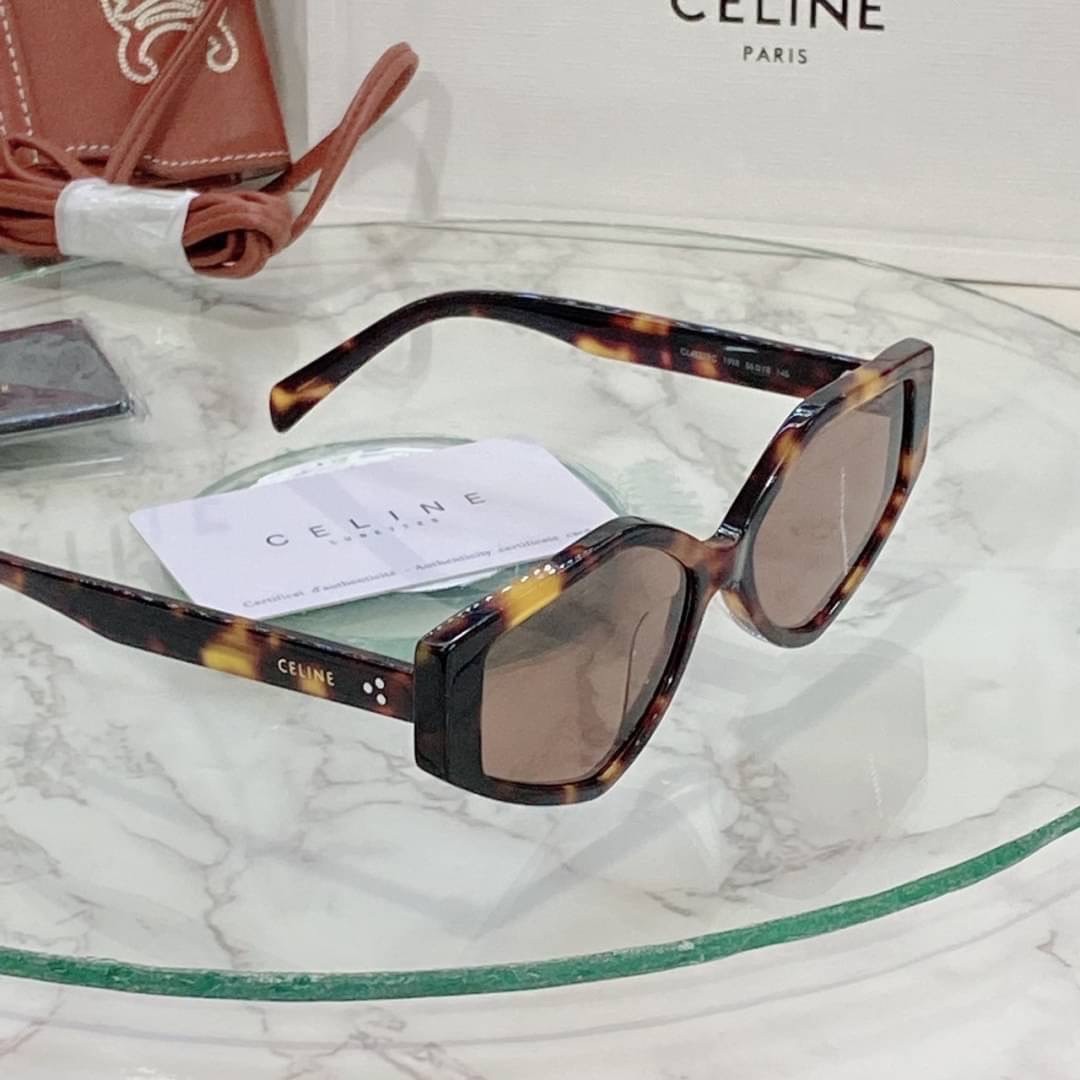 แว่นตาลิซ่า Celine Sunglass เกรดท็อปออริ 1:1 สลับแท้ เกรดดีสุด ใช้งานต่างประเทศได้ มาพร้อมกระเป๋าใส่แว่นปักลายซีลีน