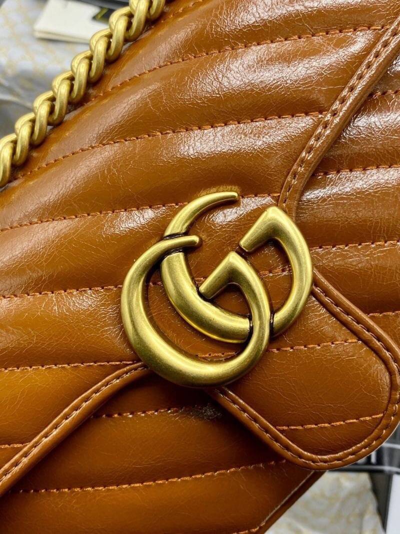 VIP 】หนังแท้ GUCCI GG Marmont brown leather shoulder bag ราคานี้หนังแท้คือคุ้มมากเลยค่าสาวๆ มี 2 ขนาด ปังไม่ไหว สีสวยมากกกก ต้องจัดแล้วน้าา ยกระดับความหรูให้กับตัวเองกันหน่อย ด้วยกระเป๋ารุ่นนี้!! ครอสบอดี้ที่ดีไซน์หรู อัพเลเวล ในราคาที่จับต้องได้ พร้อมเสิ