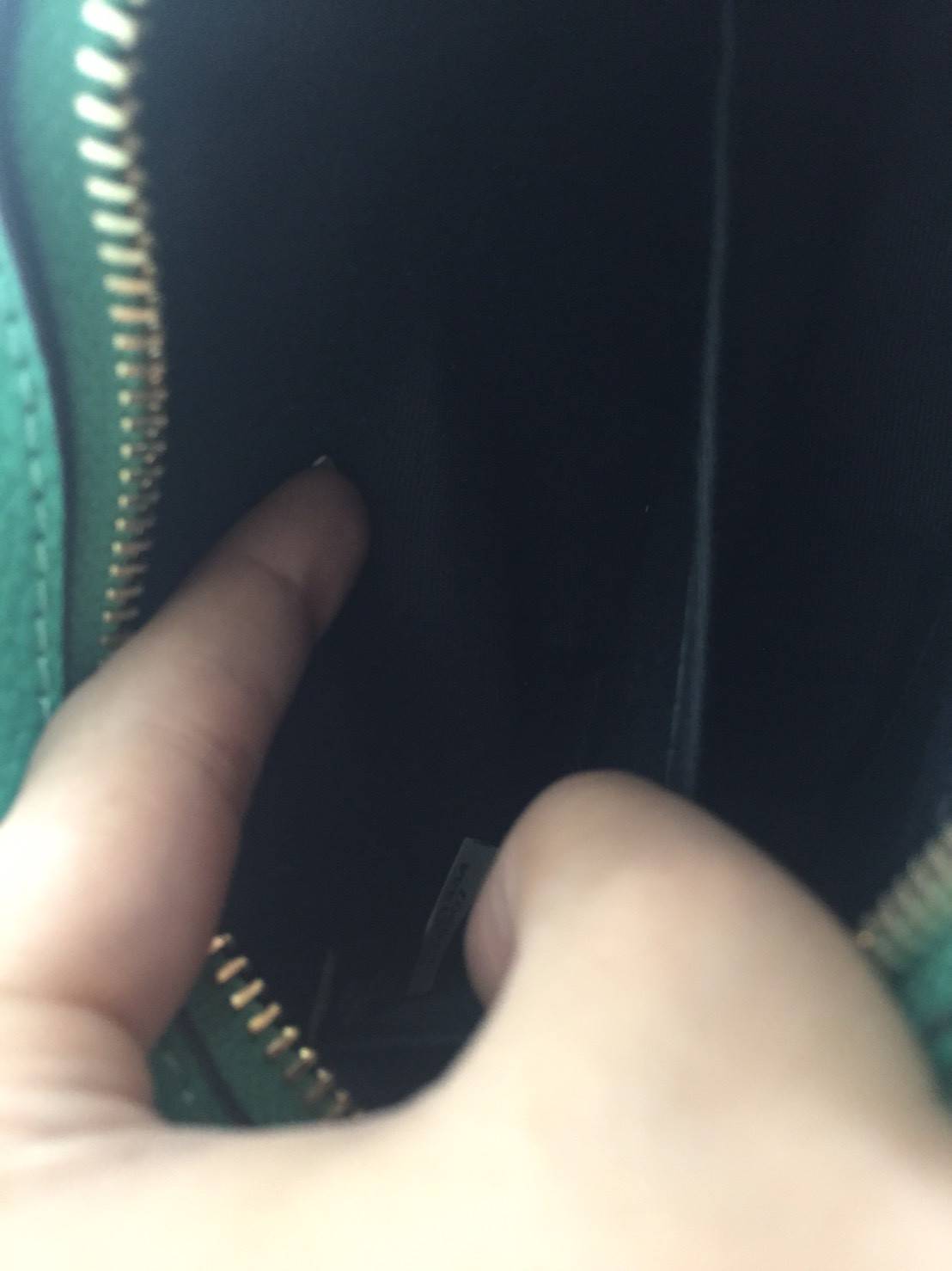 COACH JES CONVERTIBLE BELT BAG IN COLORBLOCK 2IN1 !! กระเป๋าคาดอก/สะพายข้าง ใช้ได้ถึง 2 แบบ!! คุ้มค่ามากที่สุด!! วัสดุหนัง pepble ดีไซน์เรียบ แต่หรู ภายในเป็นช่องโล่ง ใบนี้สาวๆที่ไม่ชอบพกของเยอะ เหมาะมากๆน้า 🙇♀️ ของดีราคาจับต้องได้ ไอเท็มนี