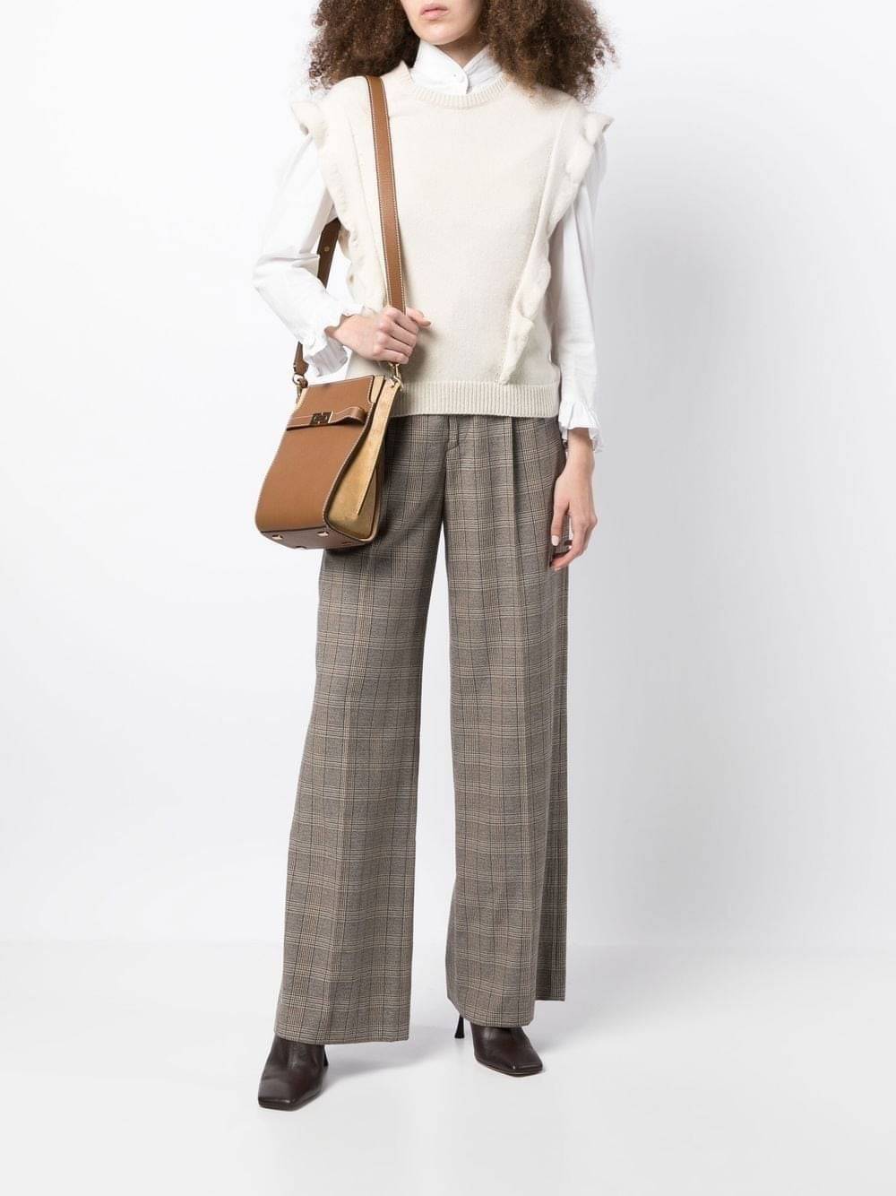 Large TORY BURCH LEE RADZIWILL PEBBIED BAG ((139014)) เป็นรุ่นที่สวย หรู น่าใช้มากๆค่ะ! ลุคหรูดูดีมากๆ กับกระเป๋าสะพายข้างจากTB ใบใหญ่