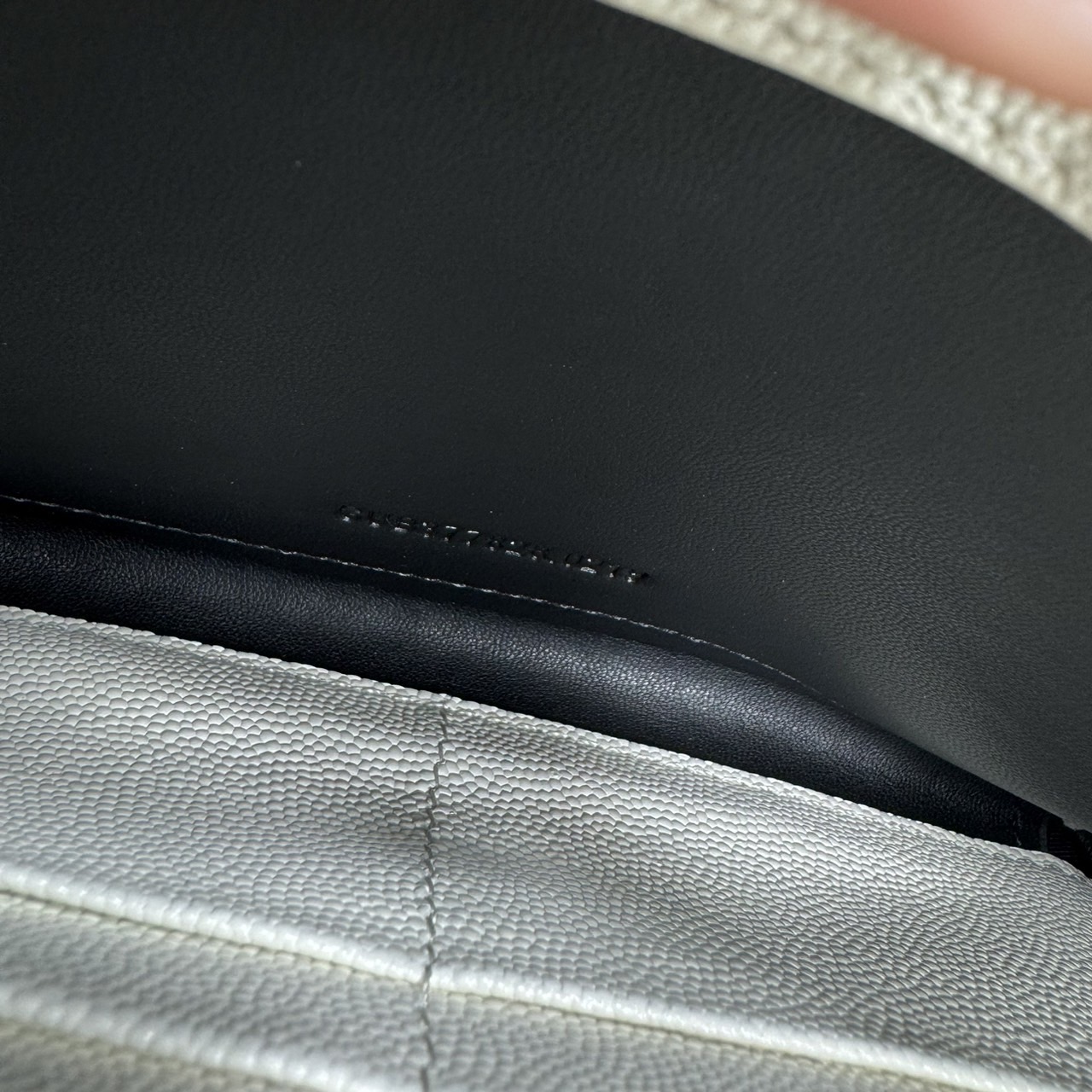 YSL Woc 9 Wallet on chain / YSL Clutch Bag 9" กระเป๋าสะพายรุ่นยอดนิยม เกรดหนังคาเวียร์สวยเต็มใบ เกรดออริ 1:1 ใช้งานต่างประเทศได้