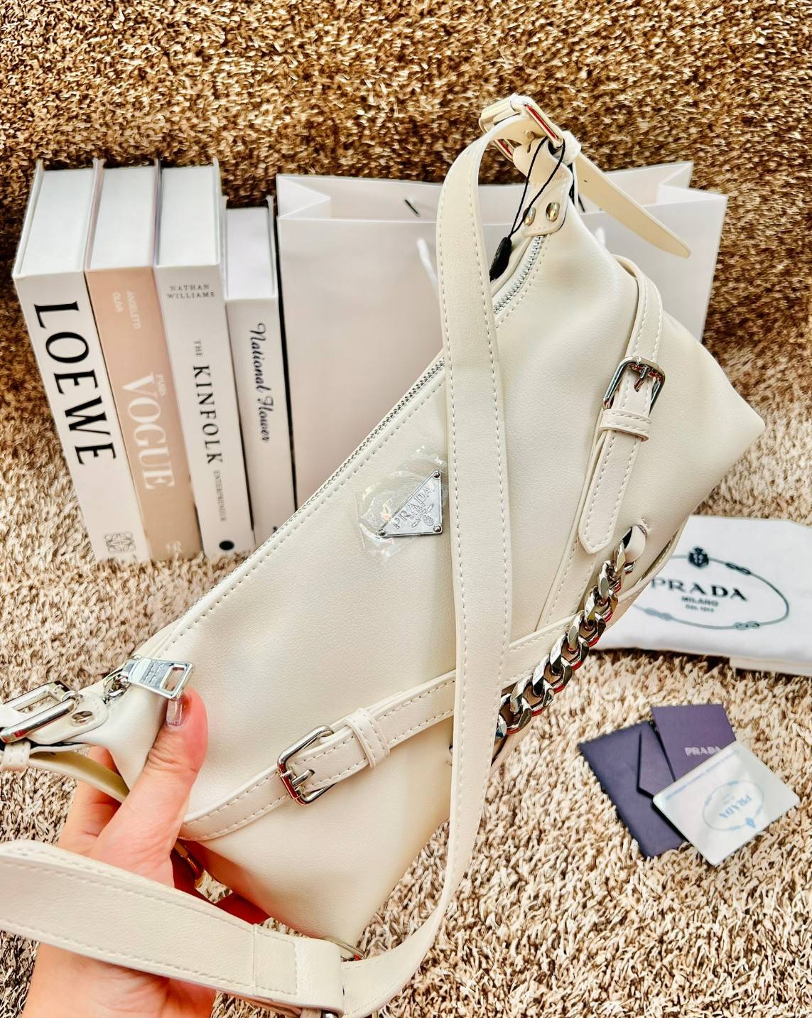 PRADA LEATHER SHOULDER BAG พร้อมส่งที่ไทย 📌เข้าใหม่ สวยหนักมากก จำนวนจำกัดค่ะ! ใบเดียวเอาอยู่ตลอดวันเลยค่ะ!