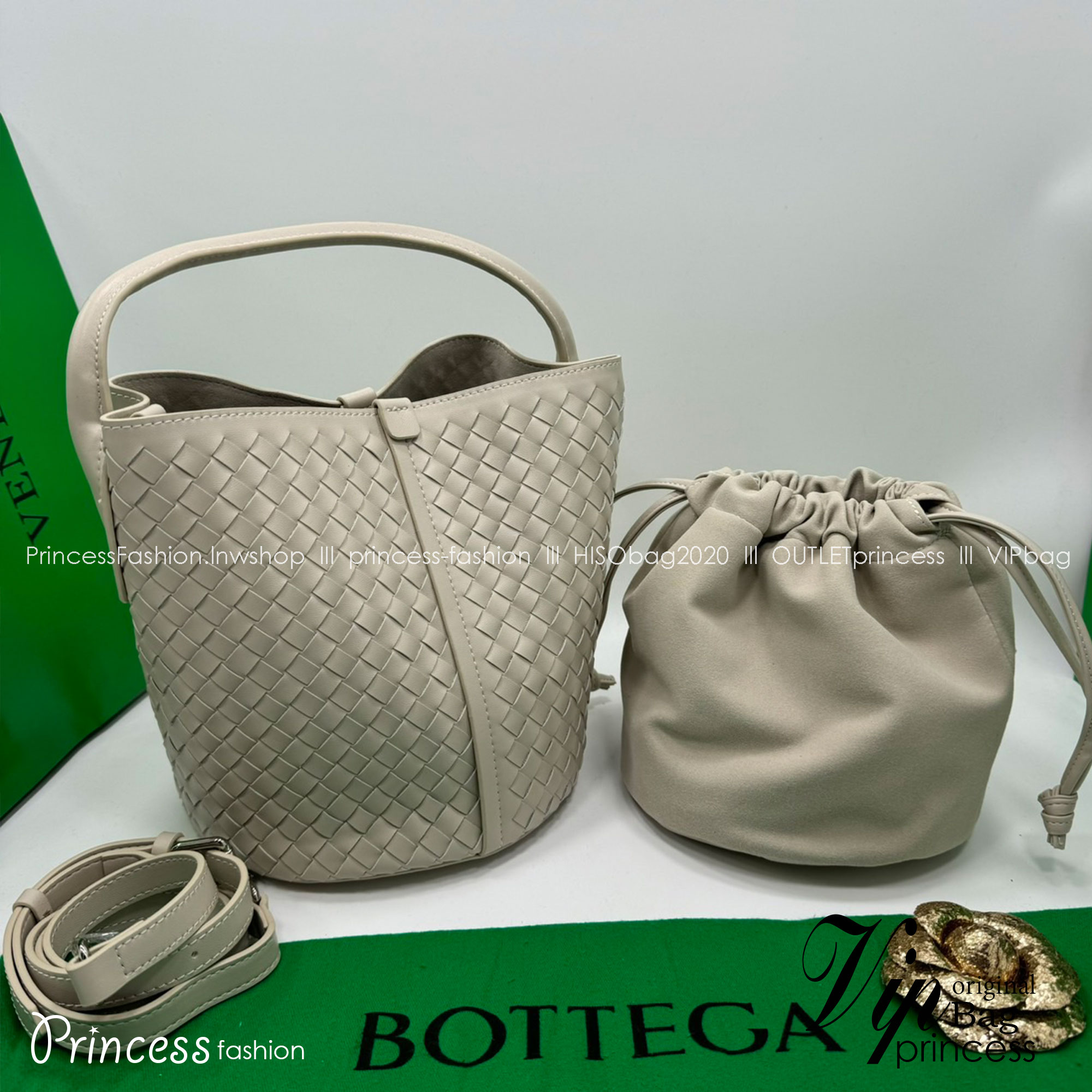 BOTTEGA MINI CABAT LEATHER TOTE BAG 19cm กระเป๋าสะพายขนาดมินิ พร้อมใบลูก ดีไซส์สานเป็นเอกลักษณ์ หนัง nappa นิ่มสวยงาม