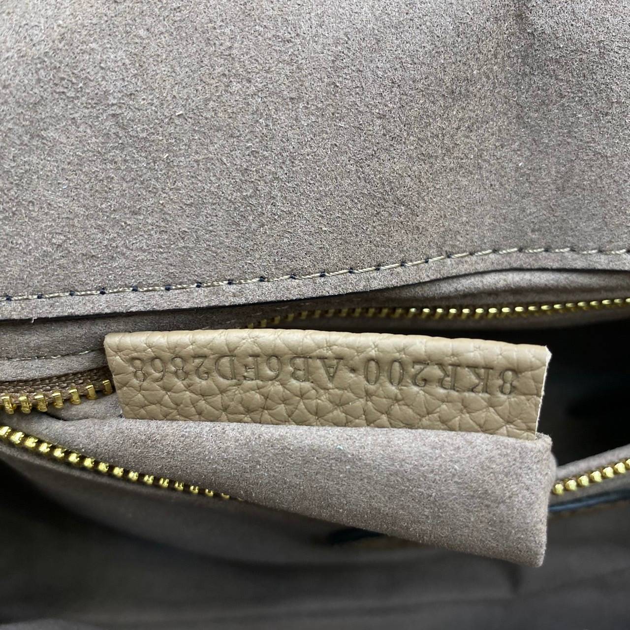 หนังแท้ Fendi Baguette full grain leather bag