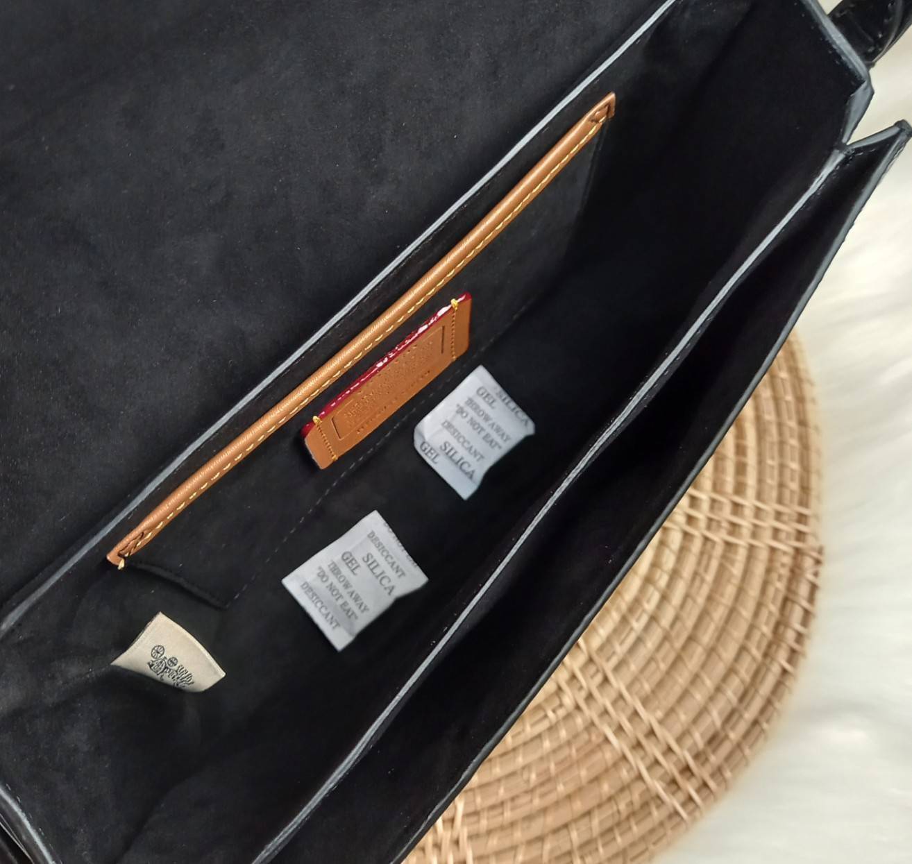 COACH CROCODILE EMBOSSED LEATHER STUDIO SHOULDER BAG (COACH C6640)🌺เอาซิ๊!!ใครอดใจไหวให้รู้ไป!! สวยตาแตก!! ปรับลุคให้ดูแพง แบบไม่ปรานีกันล่ะคราวนี้!// กระเป๋าถือ กระเป๋าสะพาย อีกหนึ่งคอลเลคชั่นสุดตะลึงตา หรูหรา! เวอร์วังอลังสร้าง! ที่ดูแพงม๊ากก!!/