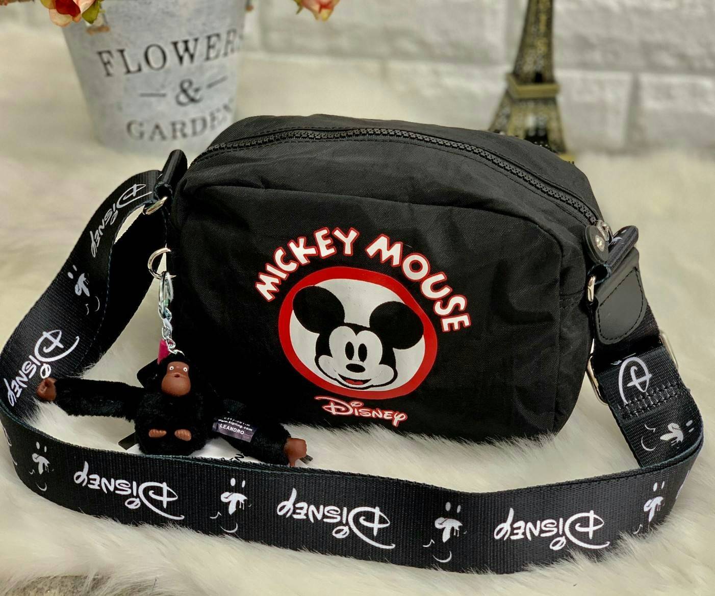 Kipling Mickey Plus Veni Crossbody Bag >>kipling factory oem HK ✔️1ในคอลเลคชั่น 90 ปี มิคกี้เม้าส์ ค่ะ ✔️พร้อมส่งที่ไทย ไม่ต้องรอพรี !! ✔️กระเป๋าสะพายครอสบอดี้ร์//สะพายข้าง ใบขนาดกำลังดี น่าใช้มากๆค่ะ ✔️แต่ละสี แต่ละลาย ว