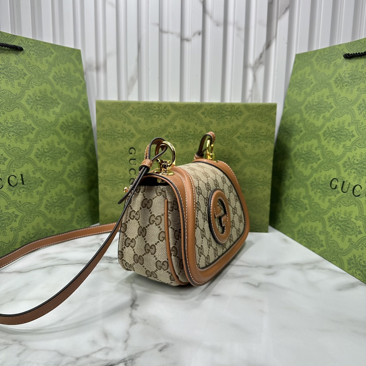 Gucci Blondie mini shoulder bag กระเป๋าสะพายรุ่นใหม่สุดไอคอนนิก ไซส์มินินน่ารักน่าใช้ ดีไซน์วินเทจยุค 70 เป็นความหรูหราที่สามารถใช้งานได้จริง