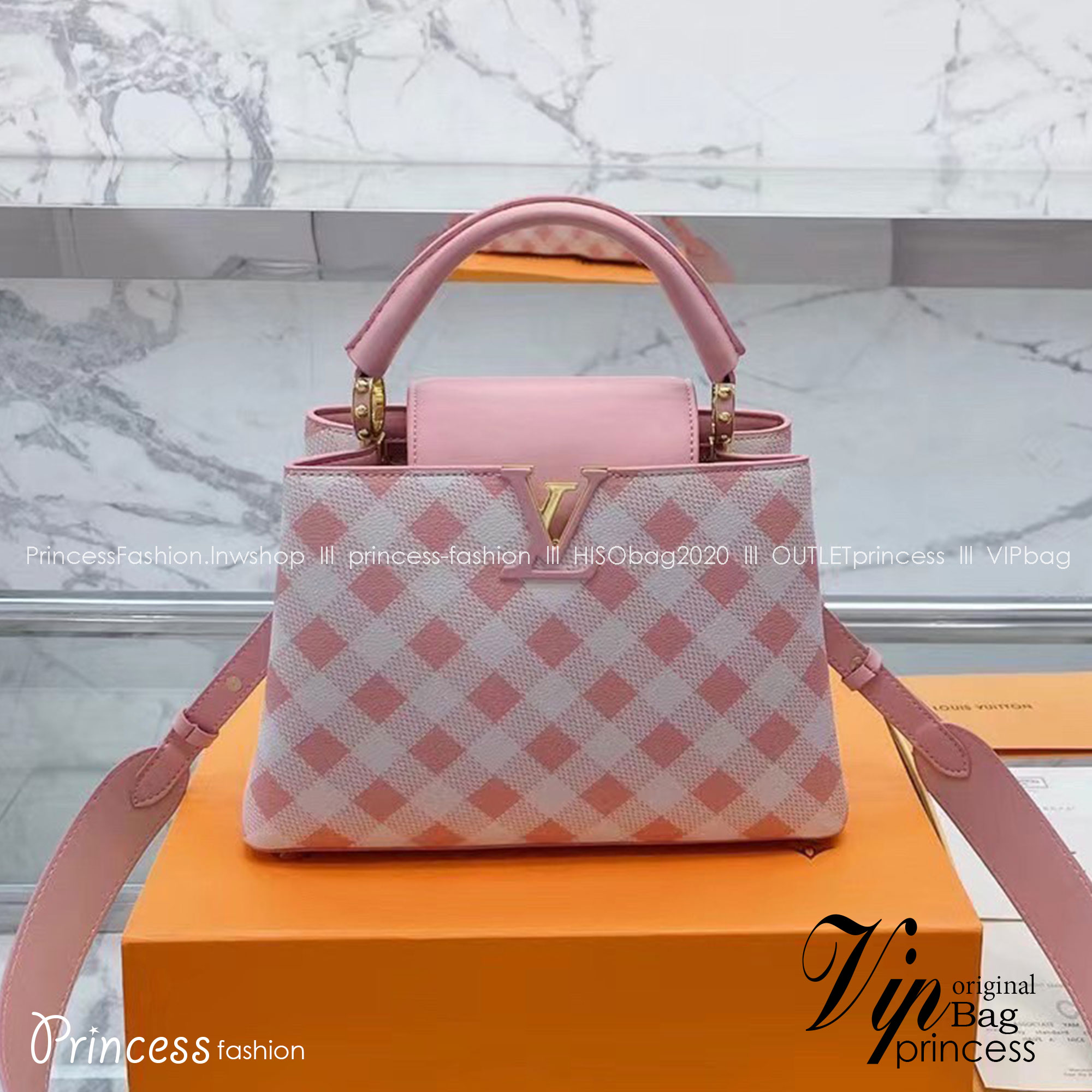 LV Capucines BB Vichy handbag / LV Bag พร้อมส่ง กระเป๋าถือสุดหรู ดีไซน์ทรงคลาสสิค ดีงามม้ากกกก!! มาพร้อมหูจับในตัว **ราคาพิเศษสุดคุ้ม งานสวยเกินราคา