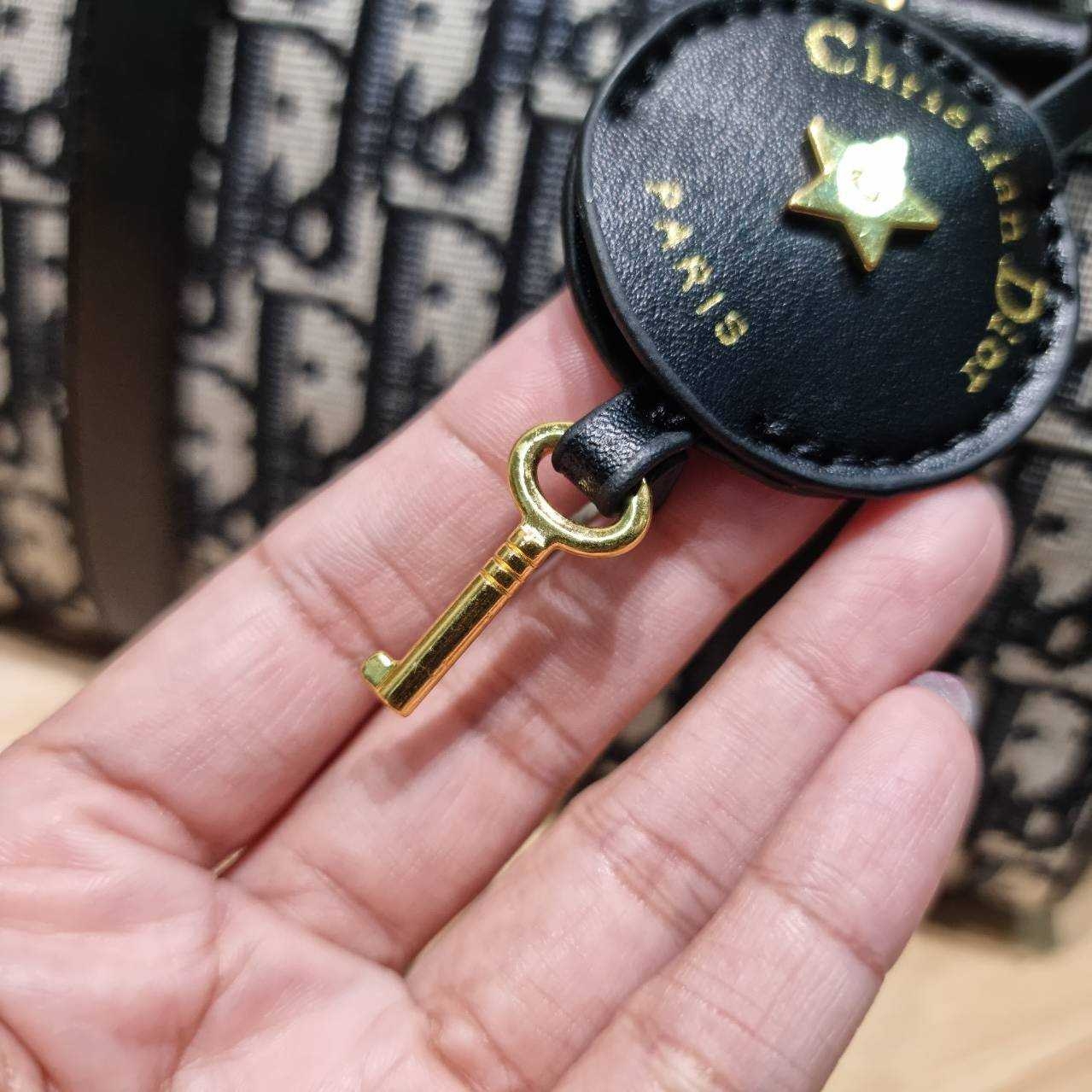 DIOR Groove 20 Bag / Dior Keepall Oblique Jacquard กระเป๋ารุ่นใหม่สุดคลาสสิค ดูดีและมีเทส รูปทรงหมอนยอดฮิต เกรดวีไอพี ไฮเอน 1:1 ใช้งานต่างประเทศได้