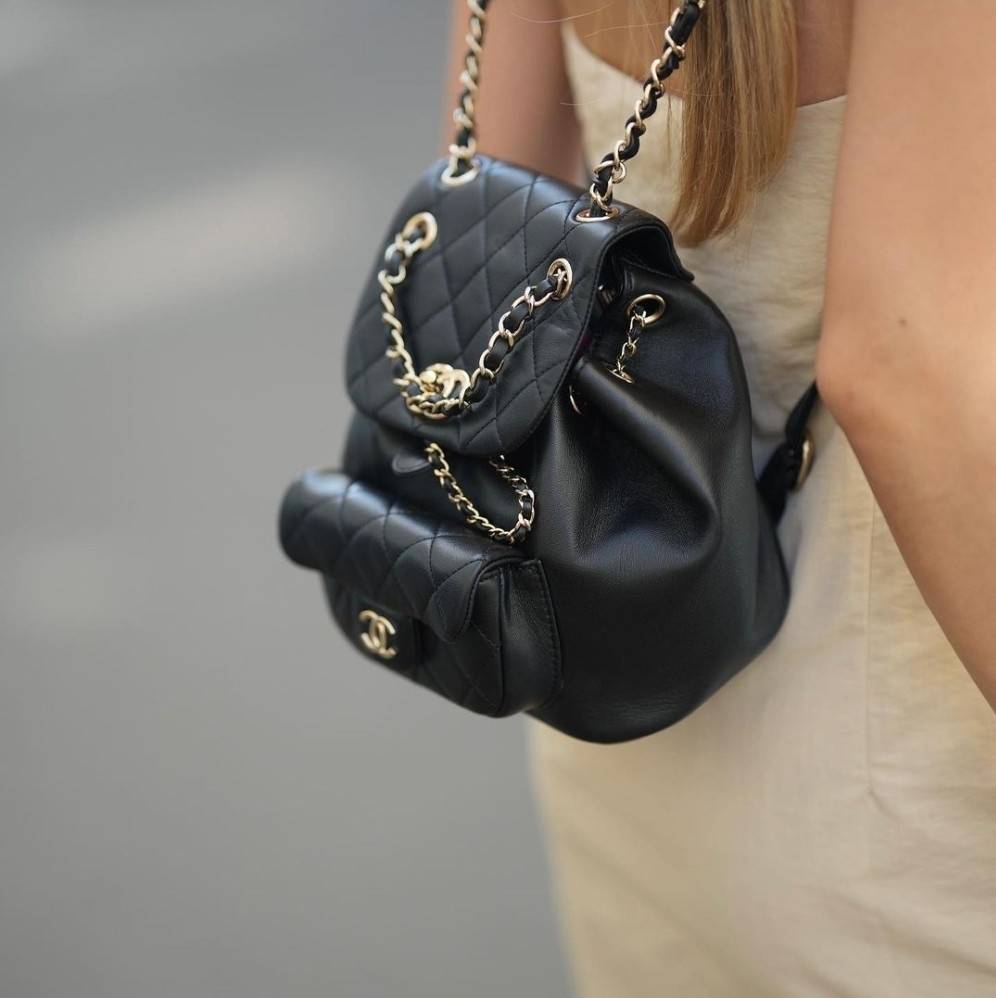 CHANEL duma backpack Black กระเป๋าเป้ ไซส์น่ารัก รูปทรงทันสมัย วัสดุหนังแกะสัมผัสนิ่ม ดีเทลความสวยมากมาย
