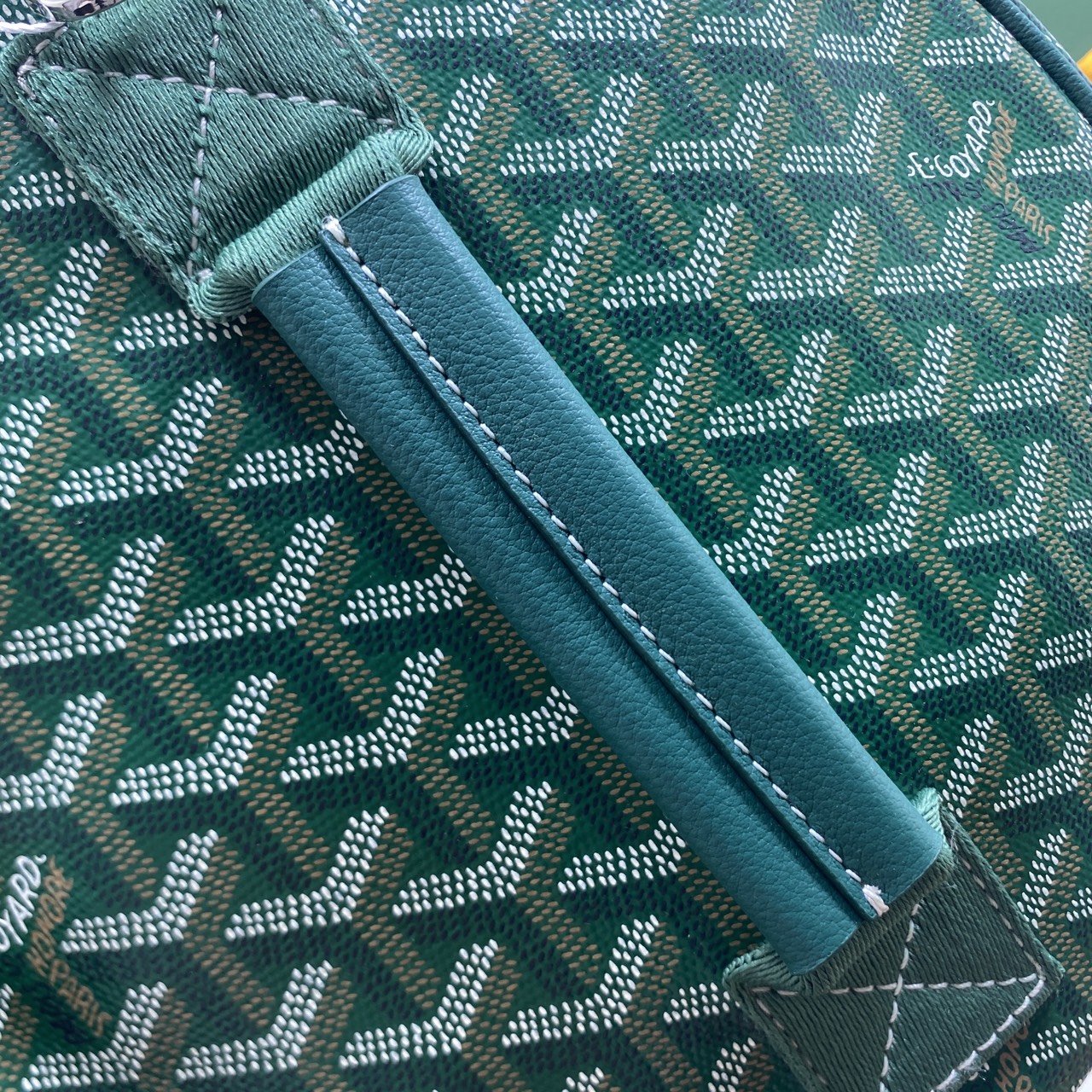 ORI หนังแท้ | Goyard Barrel 40 Sports Bag กระเป๋าสะพายทรง Keepall ใบใหญ่ ดีไซน์สปอร์ต ภายในโล่งกว้าง จุของได้เยอะ มีหูจับด้านบน เพิ่มฟังชั่นหูหิ้วด้านข้าง สะดวกใช้งาน