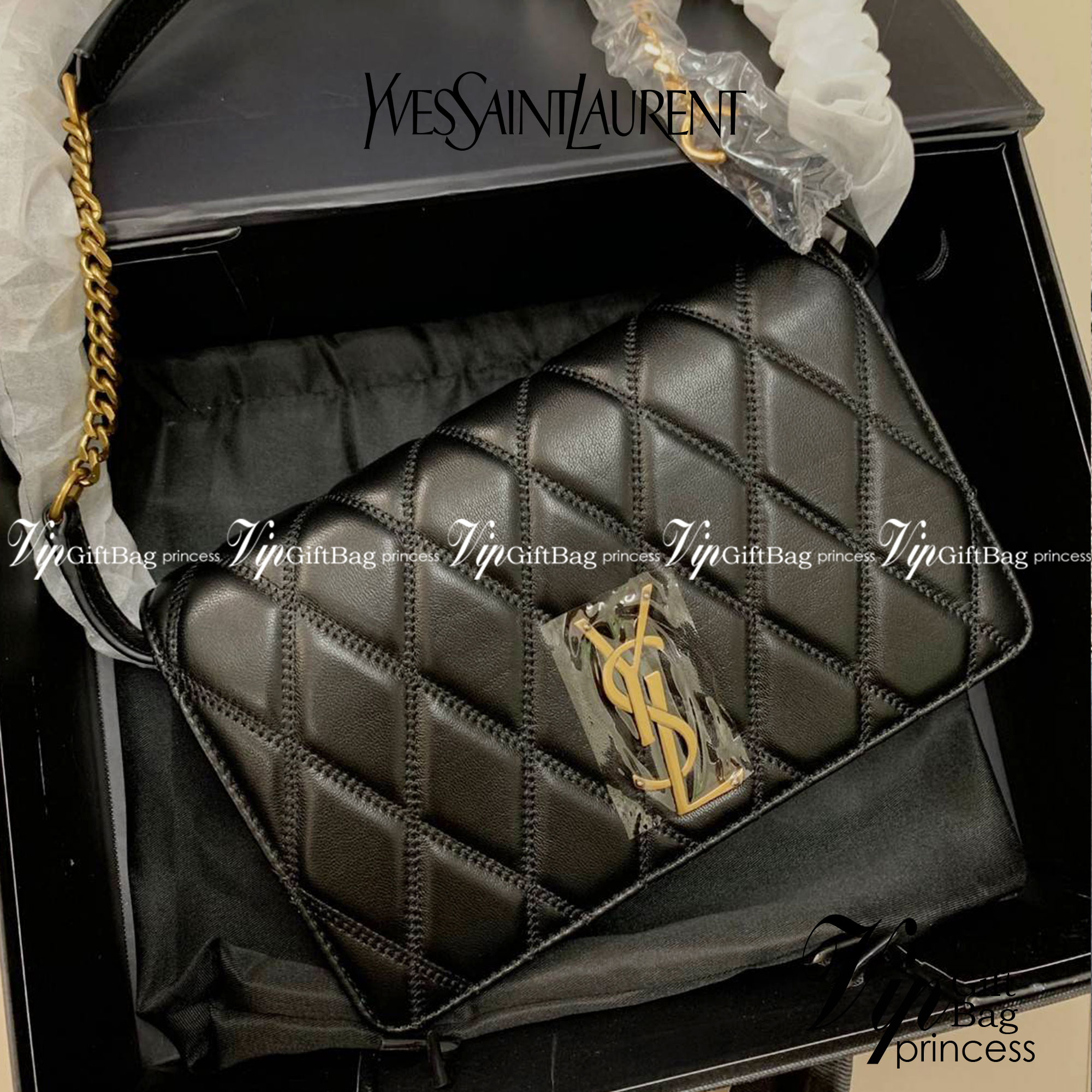 Yves Saint Laurent Shoulder Bag//Clutch Bag พร้อมส่งที่ไทย ทันใช้สงกรานต์นี้กันค่าา! กระเป๋าสะพายข้าง หรือสามารถทบสายเป็นสายคู่เป็นแบบคล้องไหล่ได้และสามารถถอดสายออกถือแบบคลัทออกงานก็ยิ่งสวยโดดเด่นมากๆเลยค่ะ หนังแท้อย่างดี หนังนิ่มน่าใช้ หลงไหลน้องแน่นอนค่