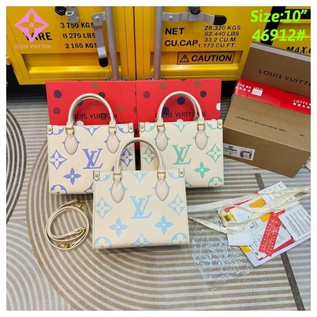 LV OnTheGo PM Bicolor Monogram Empreinte Leather tote bag กระเป๋าทรงโท้ทสีใหม่สวยหวาน โทนพาสเทลให้ความรู้สึกสดชื่นผ่อนคลาย เสมือนสายลมเย็นๆ ในวันต้นฤดูใบไม้ผลิ ที่ใครเห็นต้องเป็นหลงรัก ใช้งานได้ไม่มีเบื่อ