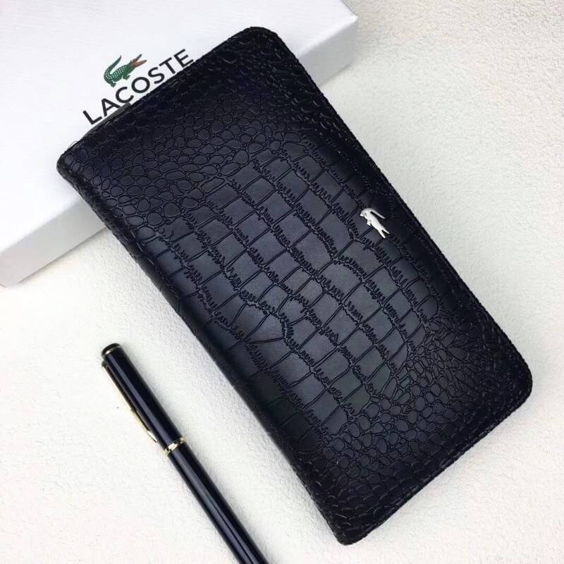 LACOSTE FACTORY LONG WALLET กระเป๋าสตางค์ใบยาวรุ่นใหม่ล่าสุดหนังสวยอยู่ทรงเปิดปิดด้วยซิปรอบด้านหน้ามีโลโก้แบรนด์เรียบหรู ภายในมีโลโก้ ช่องซิป ช่องใส่บัตรหลายช่องใส่มือถือ iphone8 เหรียญ บัตรได้เยอะ ตัวจริงสวยน่าใช้คลาสสิคไม่มีเอ้าท์ ราคาสุดคุ้ม สินค้ามาพร