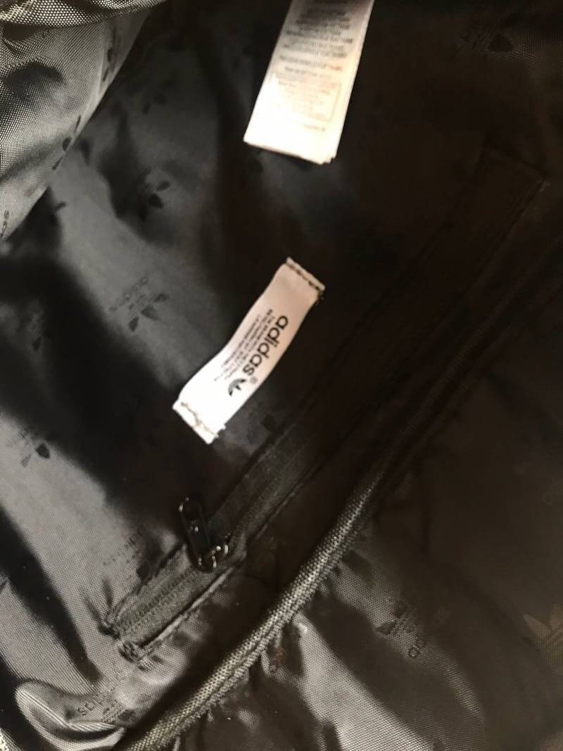 Adidas Originals 3D Mini Airline (ISSEY MIYAKE Style Shoulder Bag) กระเป๋าสะพายสไตล์สปอร์ตแบบคาดเอวคาดอกรุ่นใหม่ดีไซน์สุดฮิตสไตล์ ISSEY MIYAKE ใช้ได้ทั้งชายและหญิง ขนาดกำลังดี น้ำหนักเบา ด้านหน้าประดับโลโก้แบรนด์ เปิดปิดด้วยซิปสะดวกใช้อะไหล่ปั้มแบรนด์สวยด