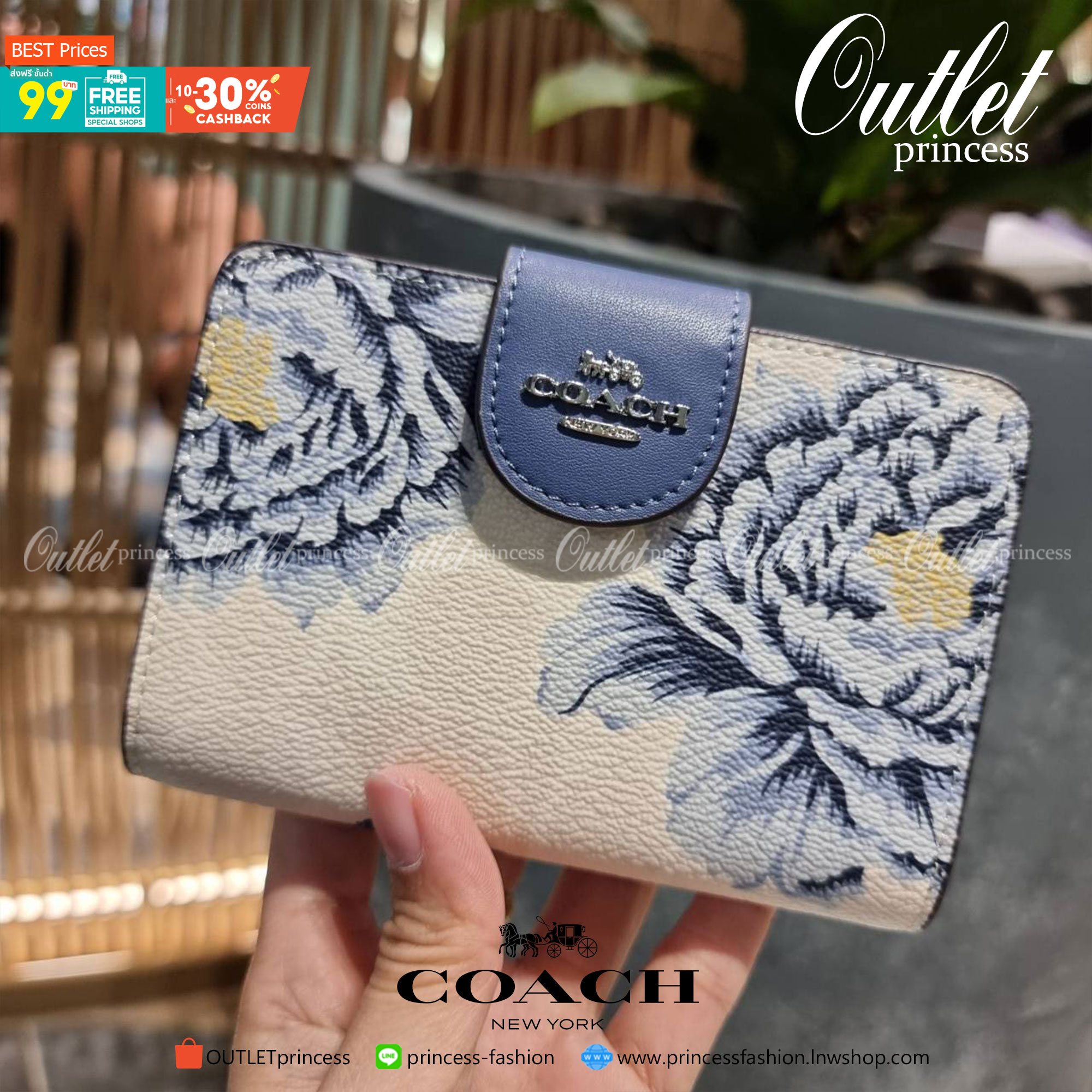 COACH 3453 MEDIUM CORNER ZIP WALLET IN SIGNATURE CANVAS WITH KAFFE FASSETT PRINT ดีไซน์ใหม่ล่าสุด!! คอลเลคชั่นลายพริ้นท์ เพิ่มลูกเล่นให้กระเป๋าสตางค์ของคุณ กับกระเป๋าสตางค์ใบกลาง ขนาดกำลังเหมาะมือ วัสดุหนังแคนวาส ดูแลรักษาง่าย มีช่องใส่บัตรและธนบัตรครบ แล