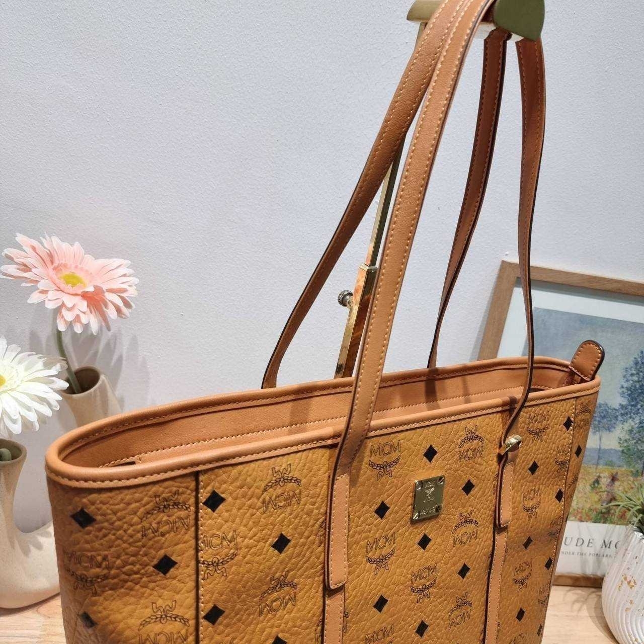 M.C.M MEDIUM TONI SHOPPER กระเป๋าทรงโท้ทใบใหญ่จุใจ เกรดท็อปออริ 1:1 สลับแท้ ใช้งานต่างประเทศได้