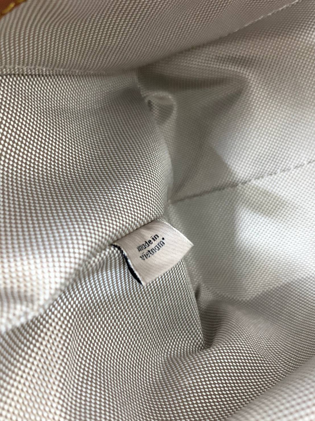 LIMITED EDITION!💥 💋สวยต้องยกนิ้วให้นางไปเลยจร้าา👍👍 COACH DISNEY X COACH ROGUE 25 WITH MICKEY MOUSE((C6166)) 📌พร้อมส่งที่ไทยก่อนใคร คุณภาพจัดเต็มบอกเลย หลงรักแน่นอนค่ะ! ✔️กระเป๋าหิ้ว//คล้องไหล่//สะพายข้างได้ ส