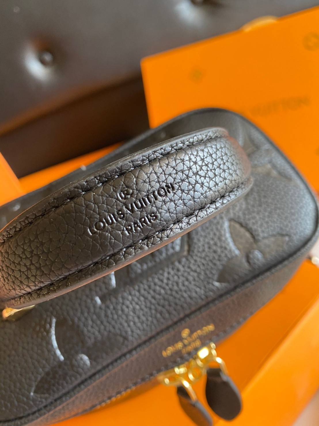 พรีเมี่ยมกิ๊ฟแท้ 100% 】VIPgift LOUIS VUITTON VANITY PM งานหนังแท้ รูปทรงหรูหราทันสมัย