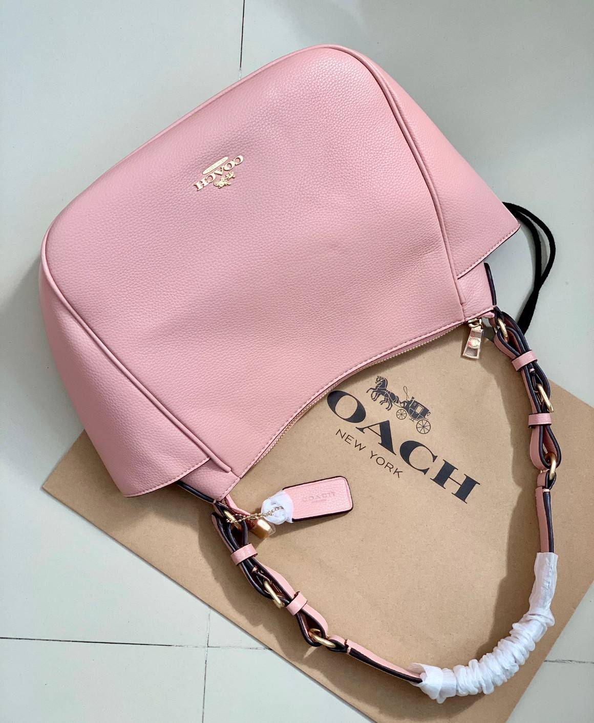สินค้าออกใหม่ พร้อมคอลเลคชั่นสีใหม่ล่าสุดค่ะ! COACH RORI SHOULDER BAG ((C2855)) พร้อมส่งที่ไทย สวยก่อนใครแน่นอนค่ะ! กระเป๋าสะพายไหล่ หนังแท้ชั้นดีที่สุด หนังนิ่ม ทรงสวย หลงรักแน่นอนค่ะ