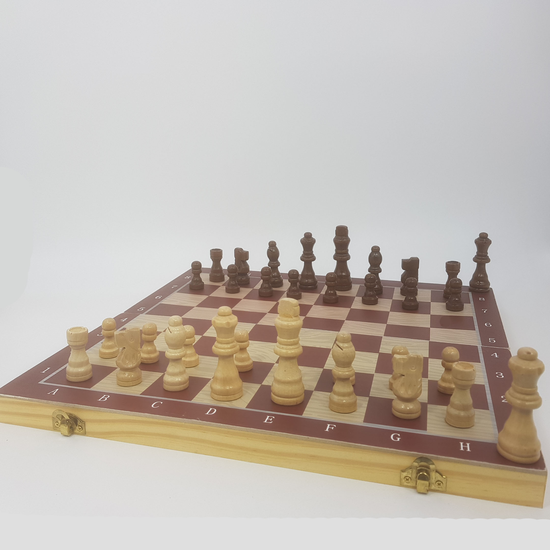 ชุดหมากรุกสากลกระดานพกพาพับได้แบบตัวไม้กระดานไม้ ตัวหมากเป็นแม่เหล็ก