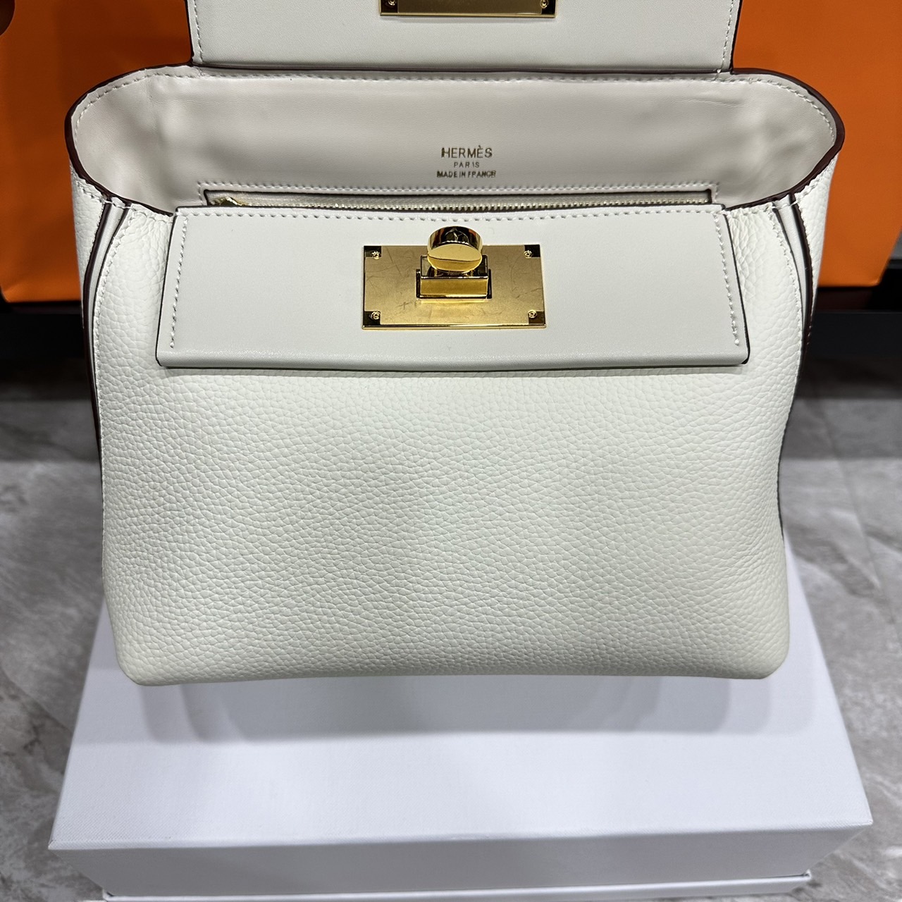 HERMES Hermes 24/24 Mini bag 20cm กระเป๋าถือ/สะพายแบรนด์หรู เอกลักษณ์ของความสง่างาม เกรดออริ สลับแท้ 1:1 ใช้งานต่างประเทศได้
