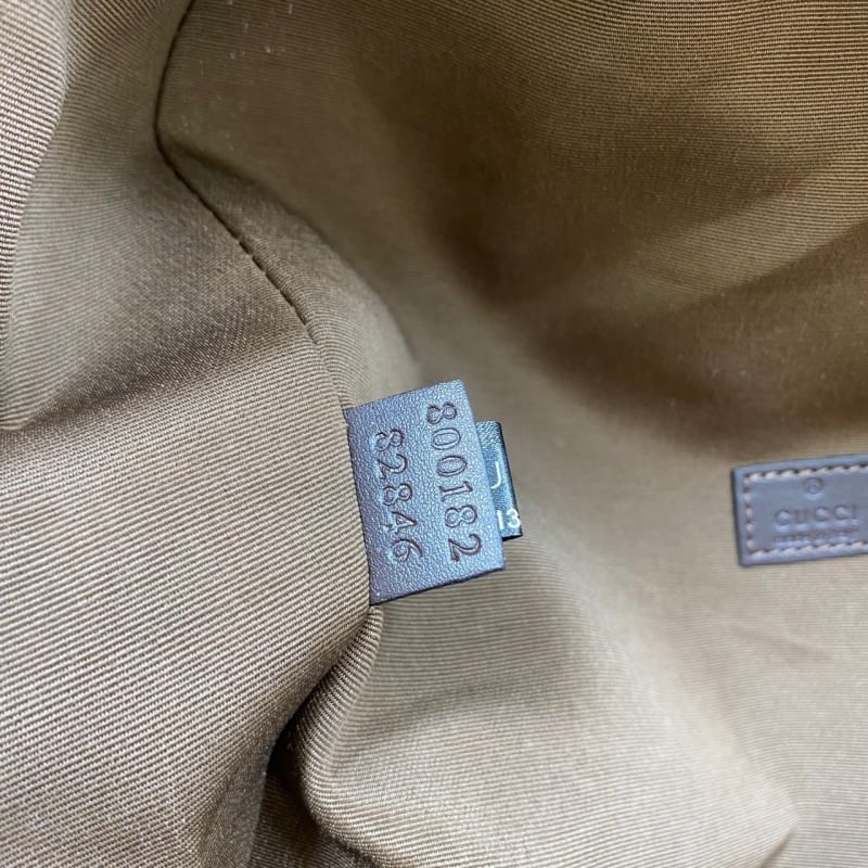 GUCCI Medium backpack with Gucci logo กระเป๋าเป้ขนาดกลาง ทรงใบใหญ่เอาใจสายจุ Best seller Unisex backpack งานผ้าแคนวาสพิมพ์ลาย GG สวยเด่นเป็นเอกลักษณ์ ใช้ได้ทั้งหนุ่มๆและสาวๆ ใบนี้คุ้มค่าราคามากๆ