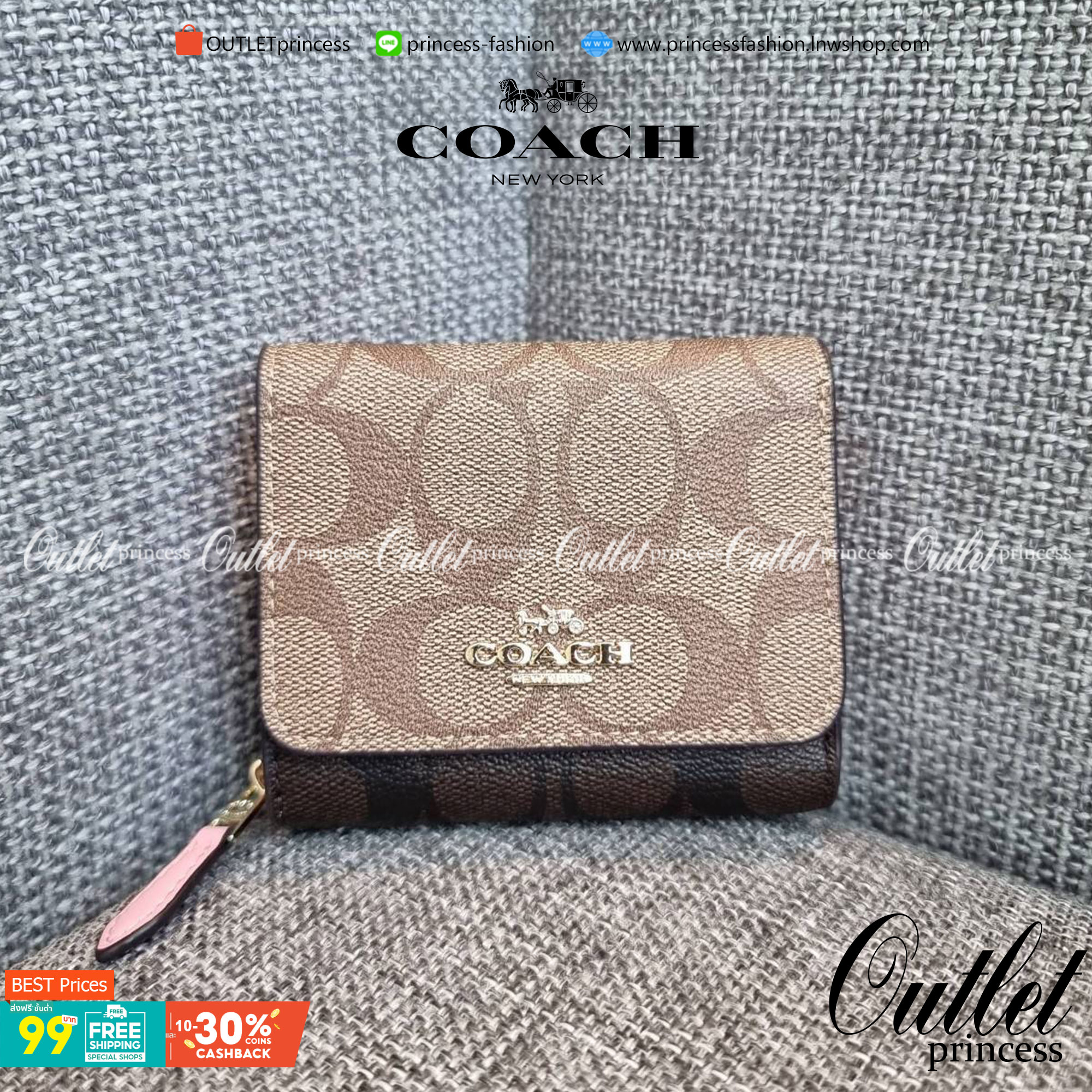 OUTLET 】COACH F41302 SMALL TRIFOLD WALLET IN SIGNATURE CANVAS สวยคลาสสิค พกพาง่าย ใบเล็กน่ารักน่าใช้ ต้องยกให้ใบนี้จ้า 💗💋 ตอบโจทย์คนชอบพกน้อยที่สุด!! กระเป๋าสตางค์ใบสั้นหนังแคนวาสเคลือบคุณภาพดี ภายในเป็นหนังแท้ ใส่บัตร ใส่ธนบัตรได้ทุกชนิด 