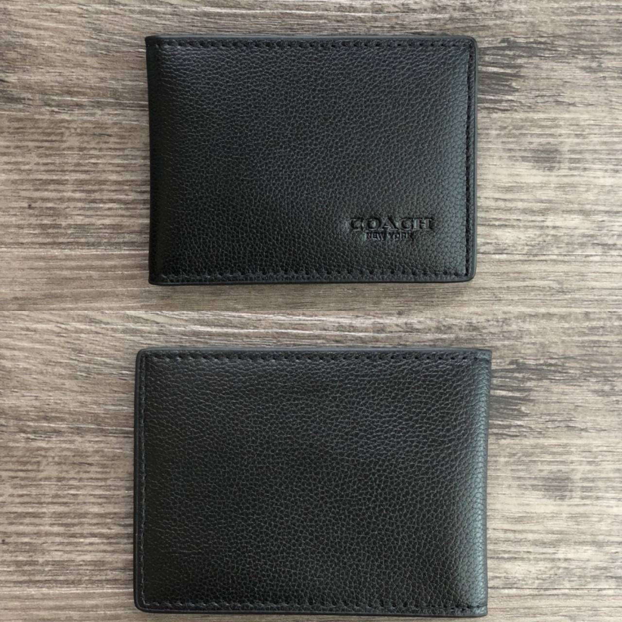 COACH Compact ID Wallet in Sport Calf Leather กระเป๋าสตางค์ใบสั้น ภายในมีช่องใส่บัตร, ธนบัตร มาพร้อมกระเป๋าใส่บัตรใบเล็กอีก 1 ใบ จะมอบเป็นของขวัญหรือใช้เองก็แนะนำค่ะ