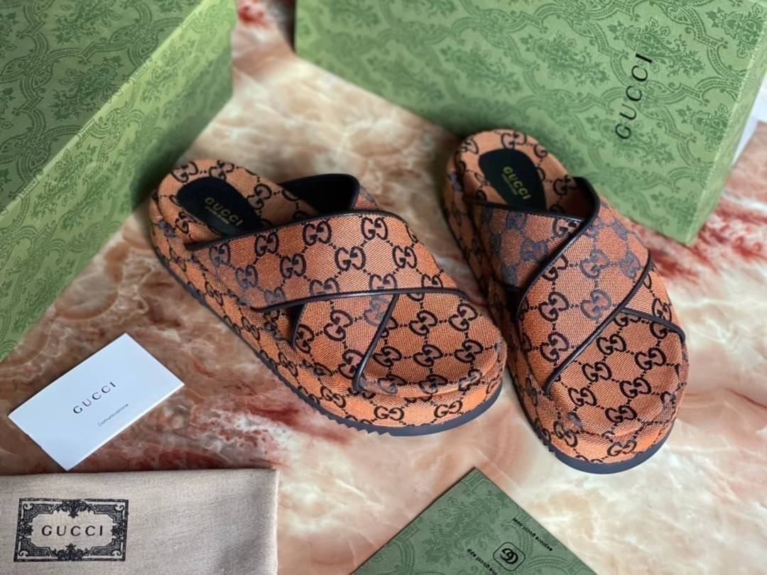 หนังแท้ GUCCI Denim Sandals / GG jacquard organic denim platform sandals / GG Shoes พร้อมส่งที่ไทย รองเท้าผ้าเดนิมเกรดเทพออริจินอล ภาพสินค้าถ่ายจากงานขายจริง ใช้งานต่างประเทศได้ค่ะ