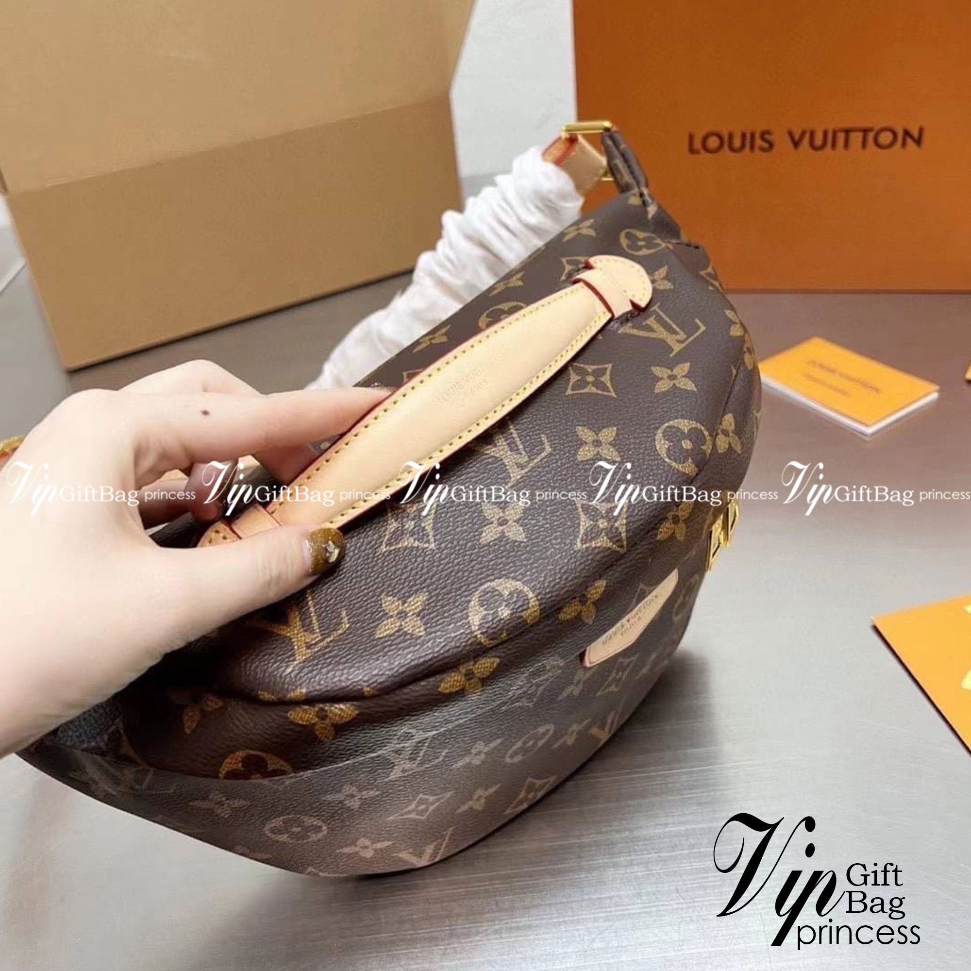 LV BUMBAG MONOGRAM กระเป๋าคาดอกหลุยส์ รุ่นใหม่ ของใหม่ พร้อมส่ง ทรงสวย จุเยอะ เบามากๆ ใช้ได้ทั้งหญิงและชาย