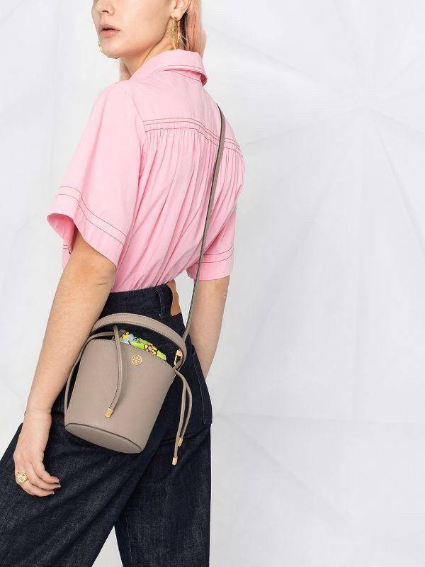 Tory Burch Robinson Mini Leather Bucket Bag 75591 กระเป๋าถือ หรือ สะพายข้าง Crossbody ได้ วัสดุหนังแท้ อะไหล่ทองหรูหรา