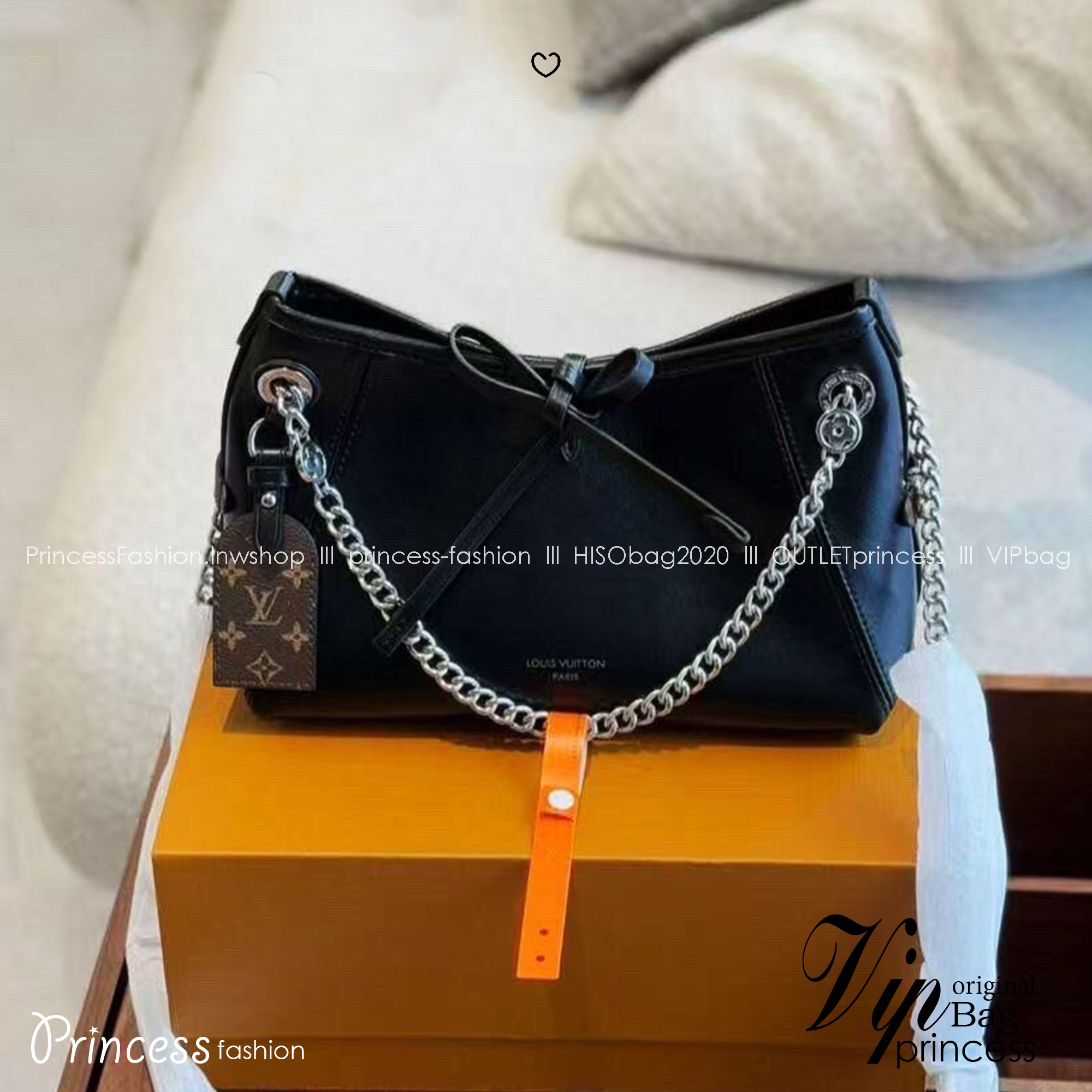 LV CarryAll Vibe BB ใหม่ล่าสุด กระเป๋าสะพายทรงโท้ทไซส์เล็ก สวยหรูดีไซน์เรียบง่ายคลาสสิค ดูผู้ดี รูปทรงสวยตลอดกาล ใช้ได้กับทุกลุค ทุกโอกาส