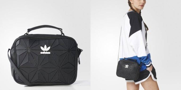 Adidas mini Airline bag กระเป๋าสะพายข้างแนว sport วัสดุด้านหน้าเนื้อ matte ผสมหนังนิ่มค่ะ น้ำหนักเบา ด้านหน้าติดโลโก้แบรนด์ เปิดปิด กระเป๋าแบบซิป ภายในโล่ง ใส่ของจุพอประมาณค่ะ มีช่องซิป หนึ่งช่อง ด้านหลังมีอีก 1 ช่องซิป:สายสะพายปรัยได้ freesize ขนาดกำลังด